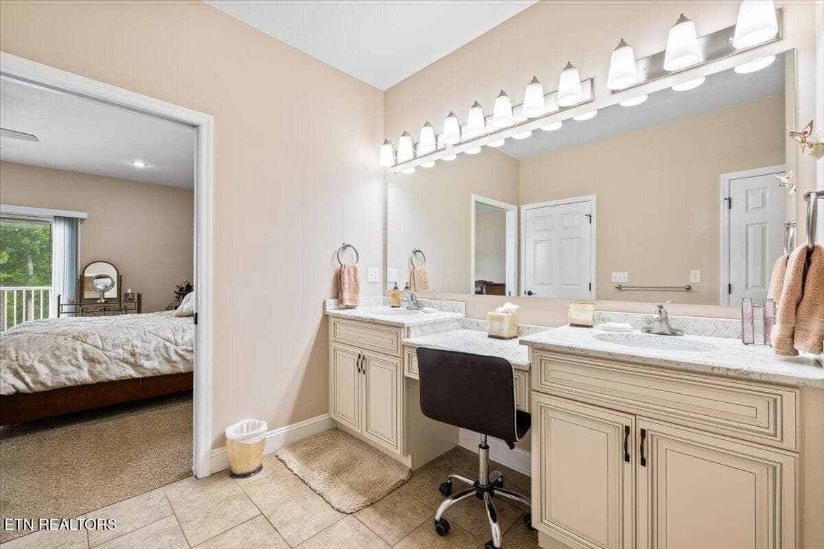 Main Bedroom Double Vanity 2 - 1380 E Norris Point Rd, LaFollette, TN 37766, LaFollette