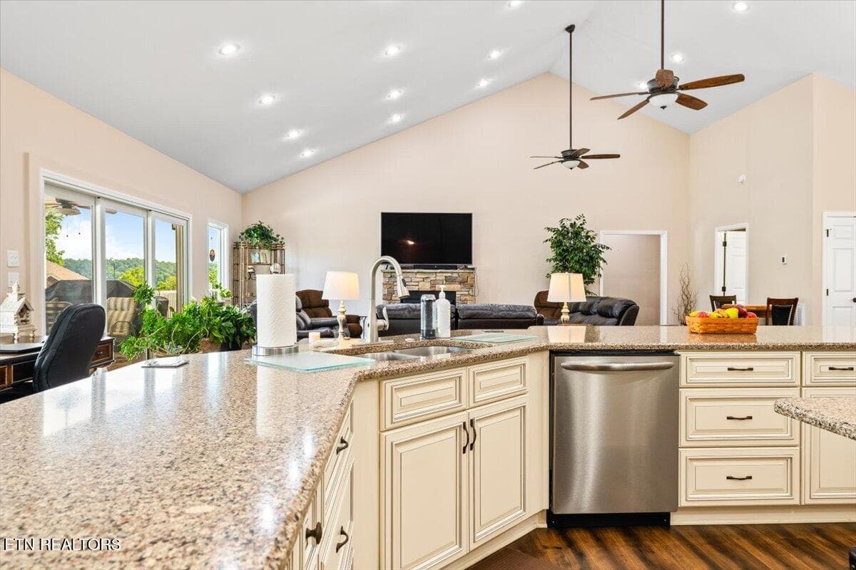 Kitchen Into Great Room From End of Peni - 1380 E Norris Point Rd, LaFollette, TN 37766, LaFollette