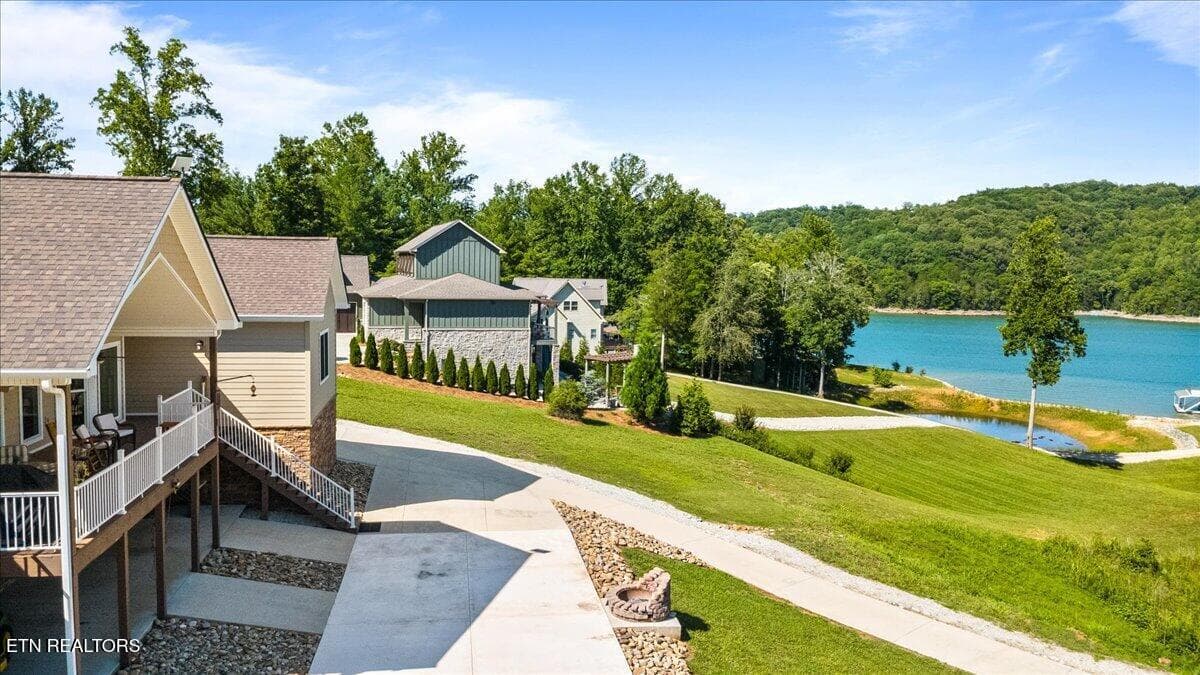 Back of house R to L - 1380 E Norris Point Rd, LaFollette, TN 37766, LaFollette