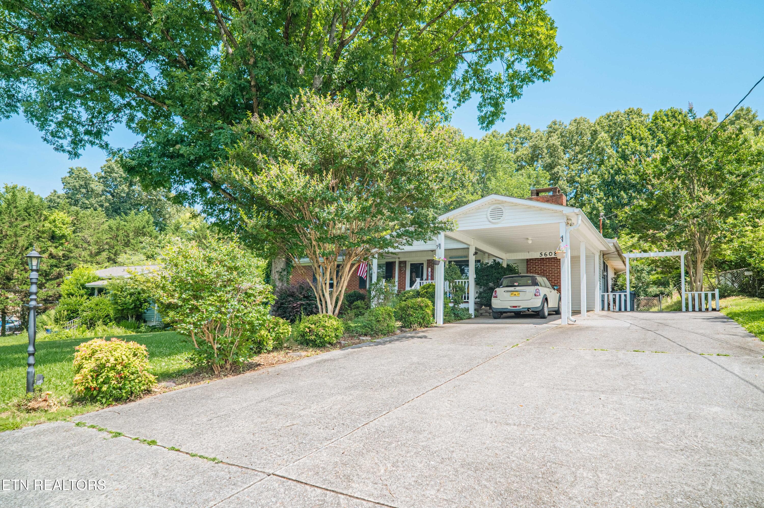 Front - 5608 Sierra Rd, Knoxville, TN 37912, Knoxville