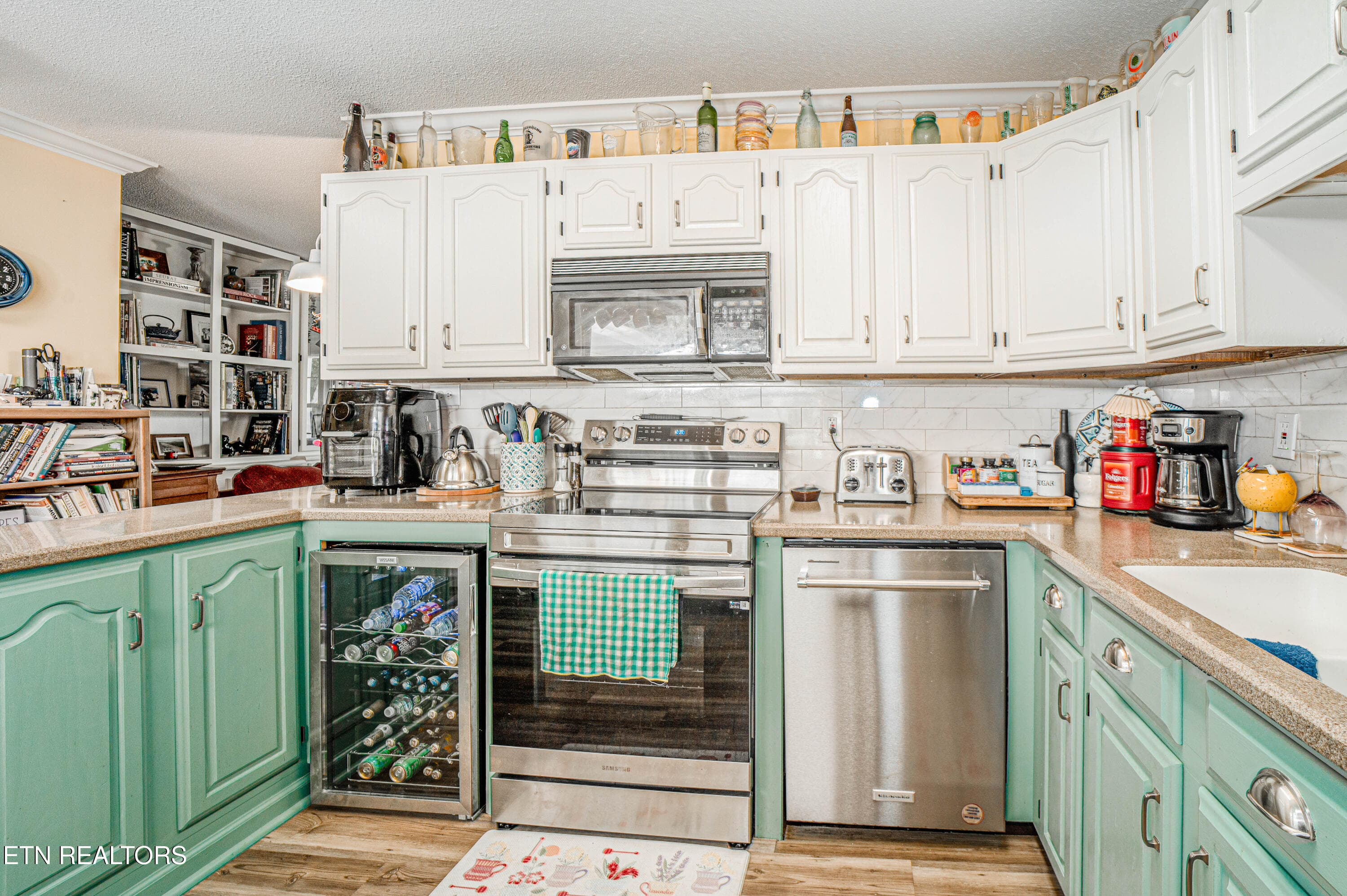 Kitchen - 5608 Sierra Rd, Knoxville, TN 37912, Knoxville
