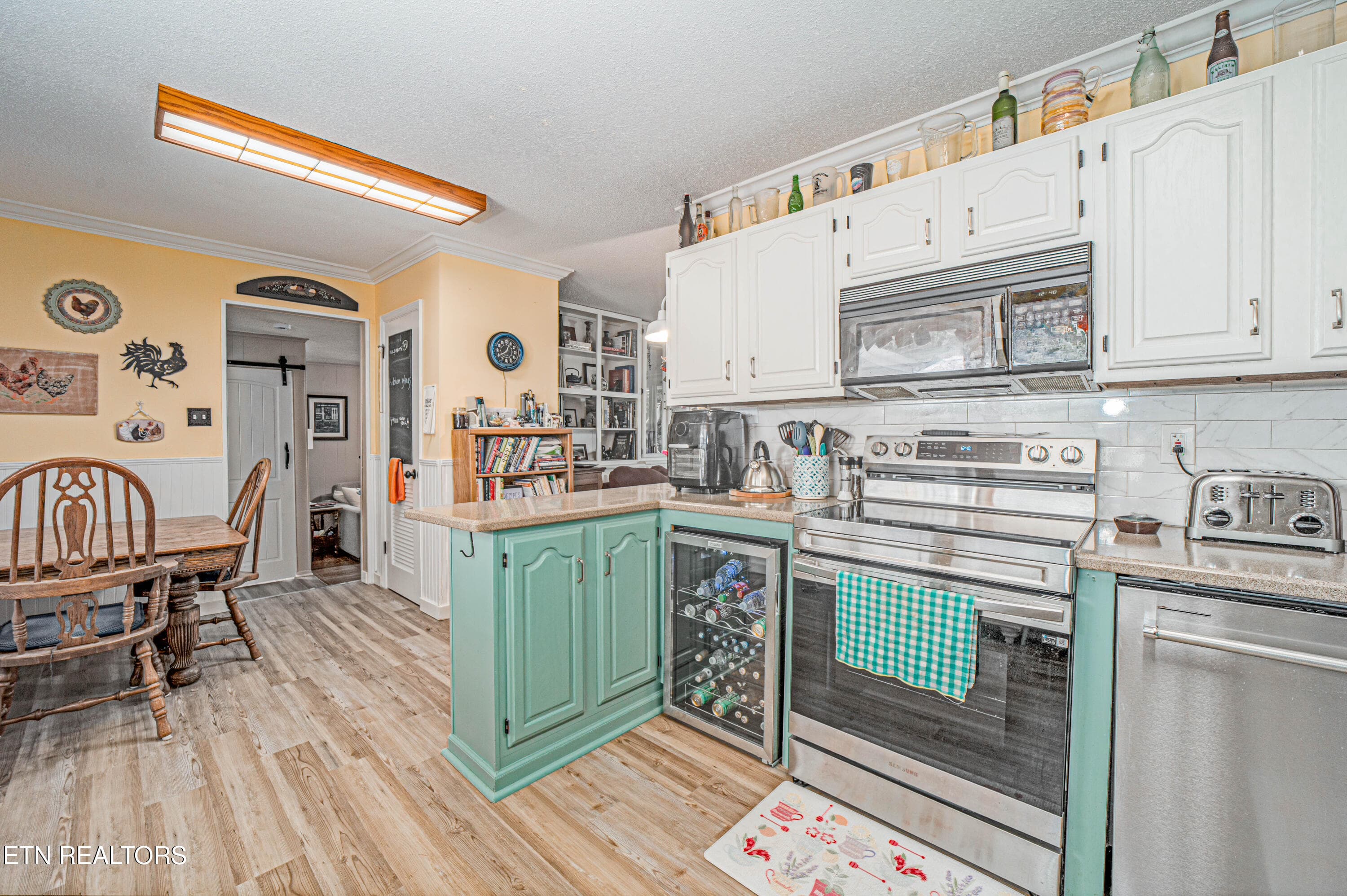 Kitchen - 5608 Sierra Rd, Knoxville, TN 37912, Knoxville