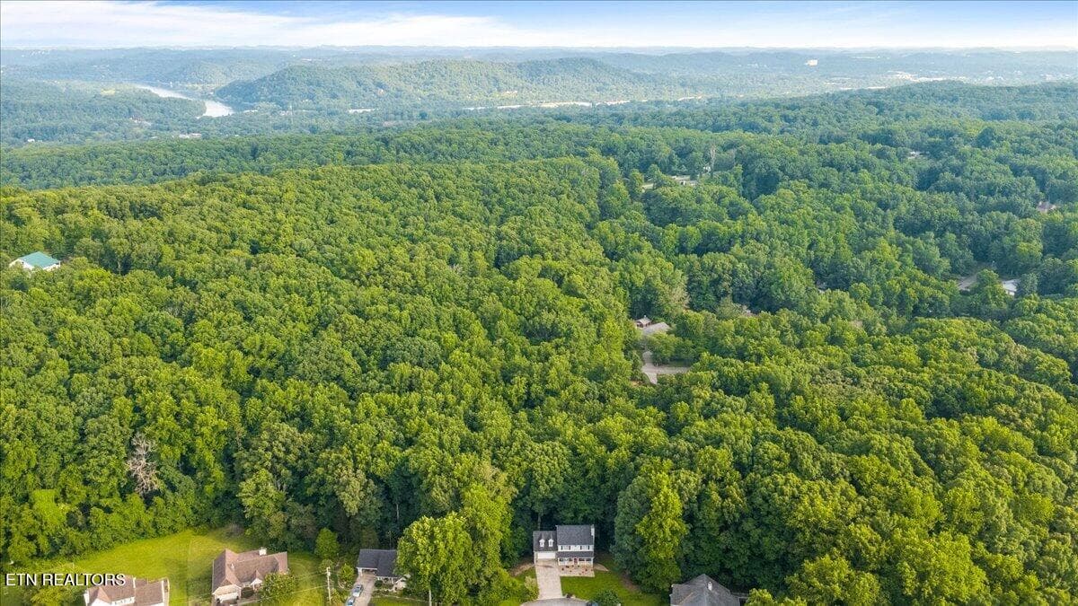 04-153 Autumn Dr - 153 Autumn Drive, Clinton, TN 37716