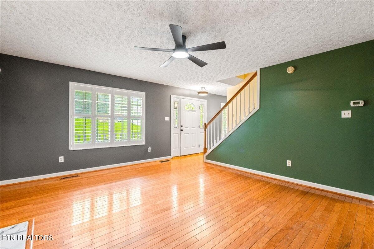 15-153 Autumn Dr - 153 Autumn Drive, Clinton, TN 37716