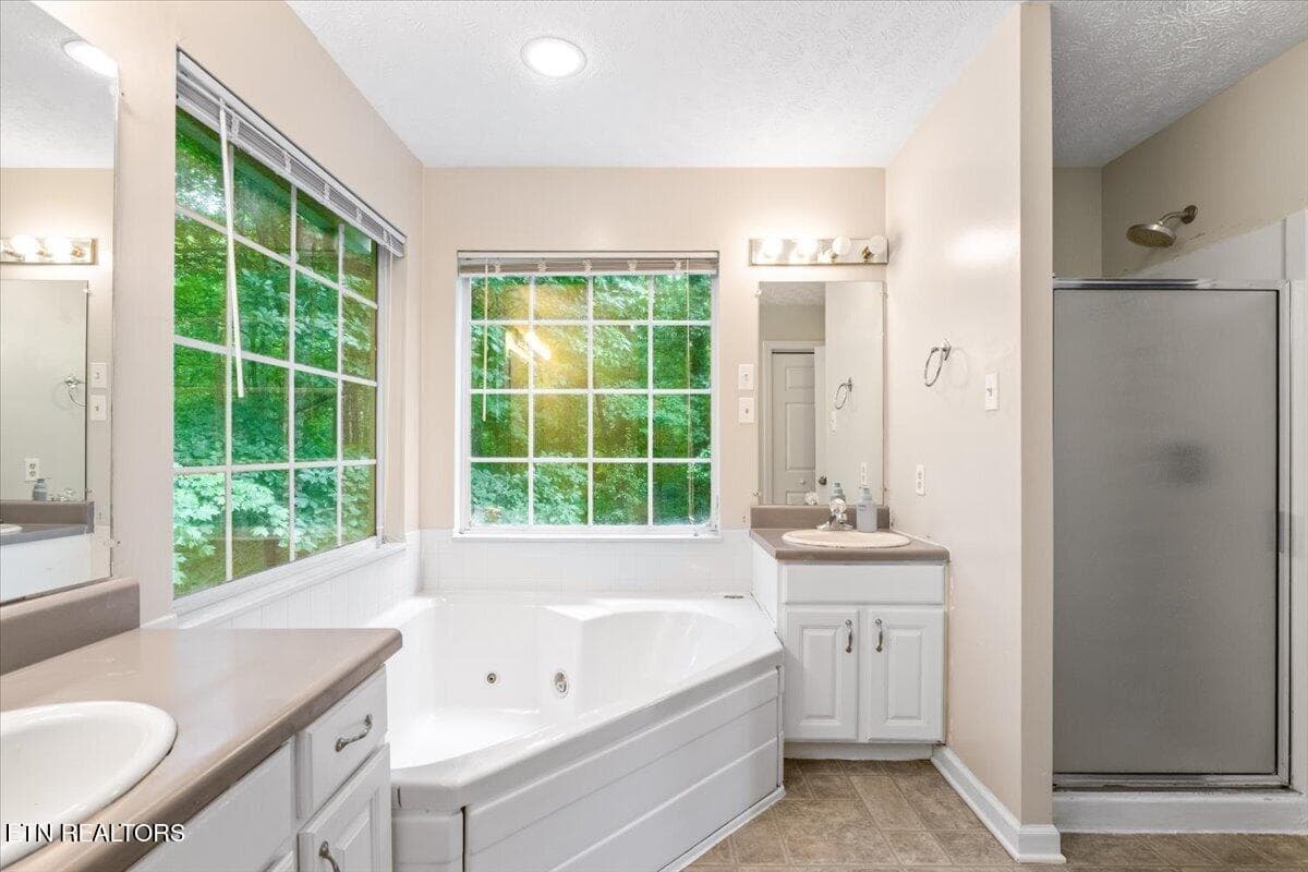 36-153 Autumn Dr - 153 Autumn Drive, Clinton, TN 37716