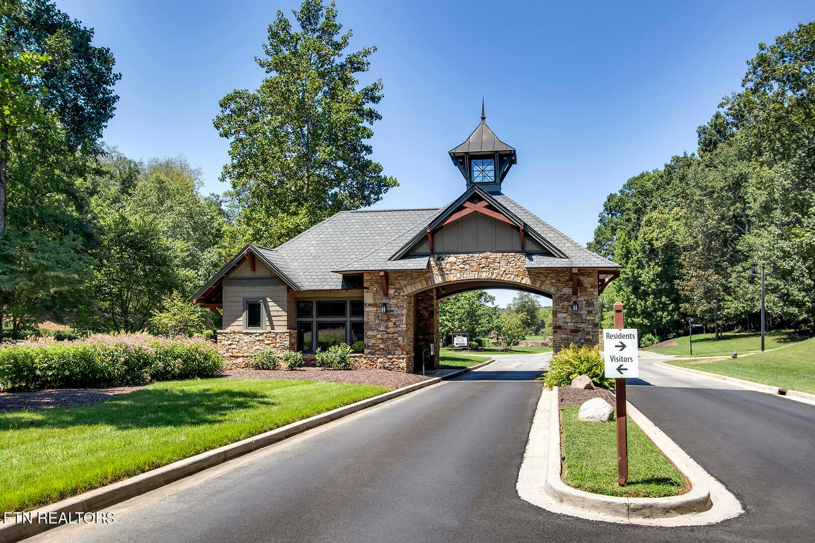23_TN-Nat_Gatehouse - 326 Flip Flop Way, Loudon, TN 37774