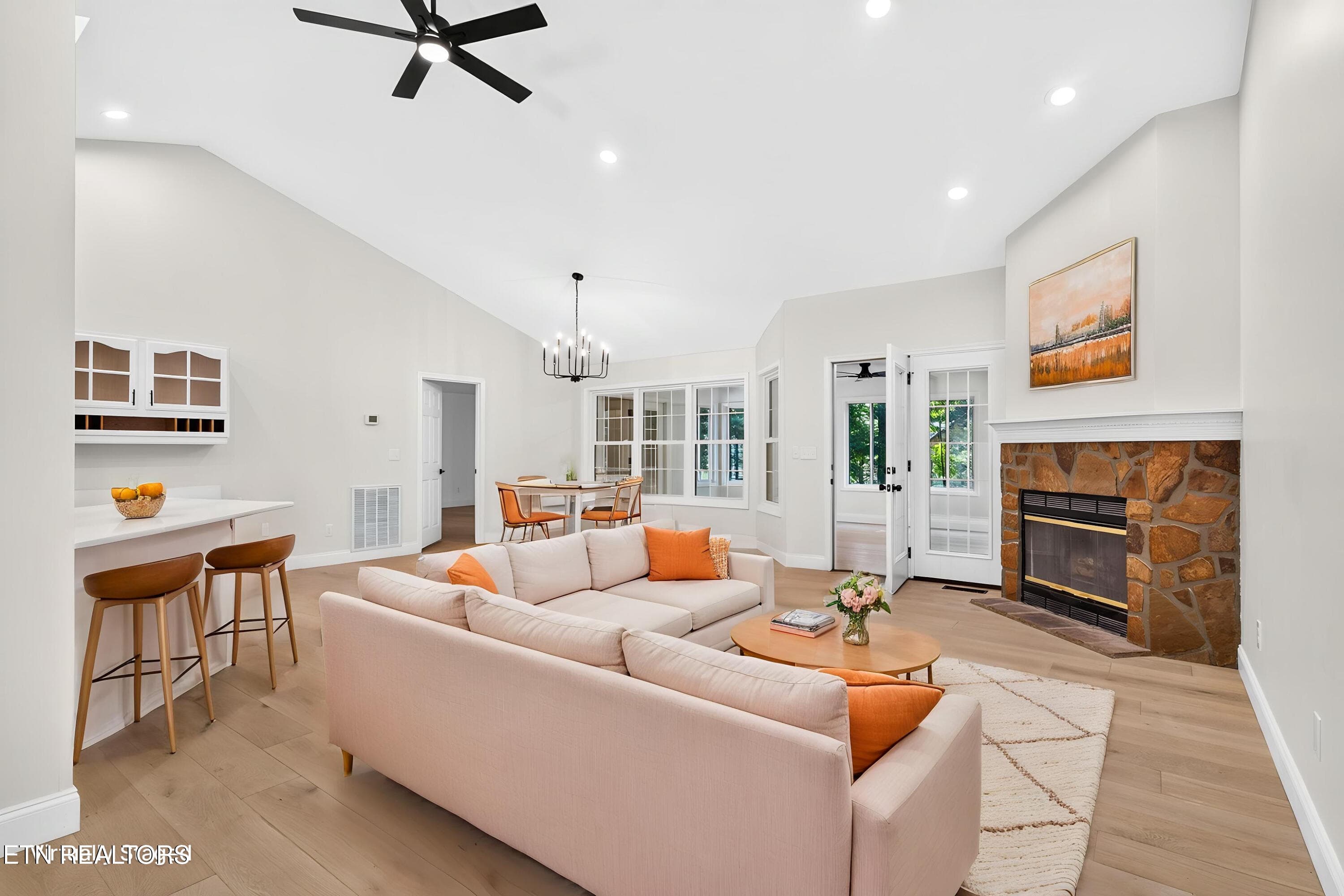 Staged LR - 35 Leaf Circle, Crossville, TN 38558