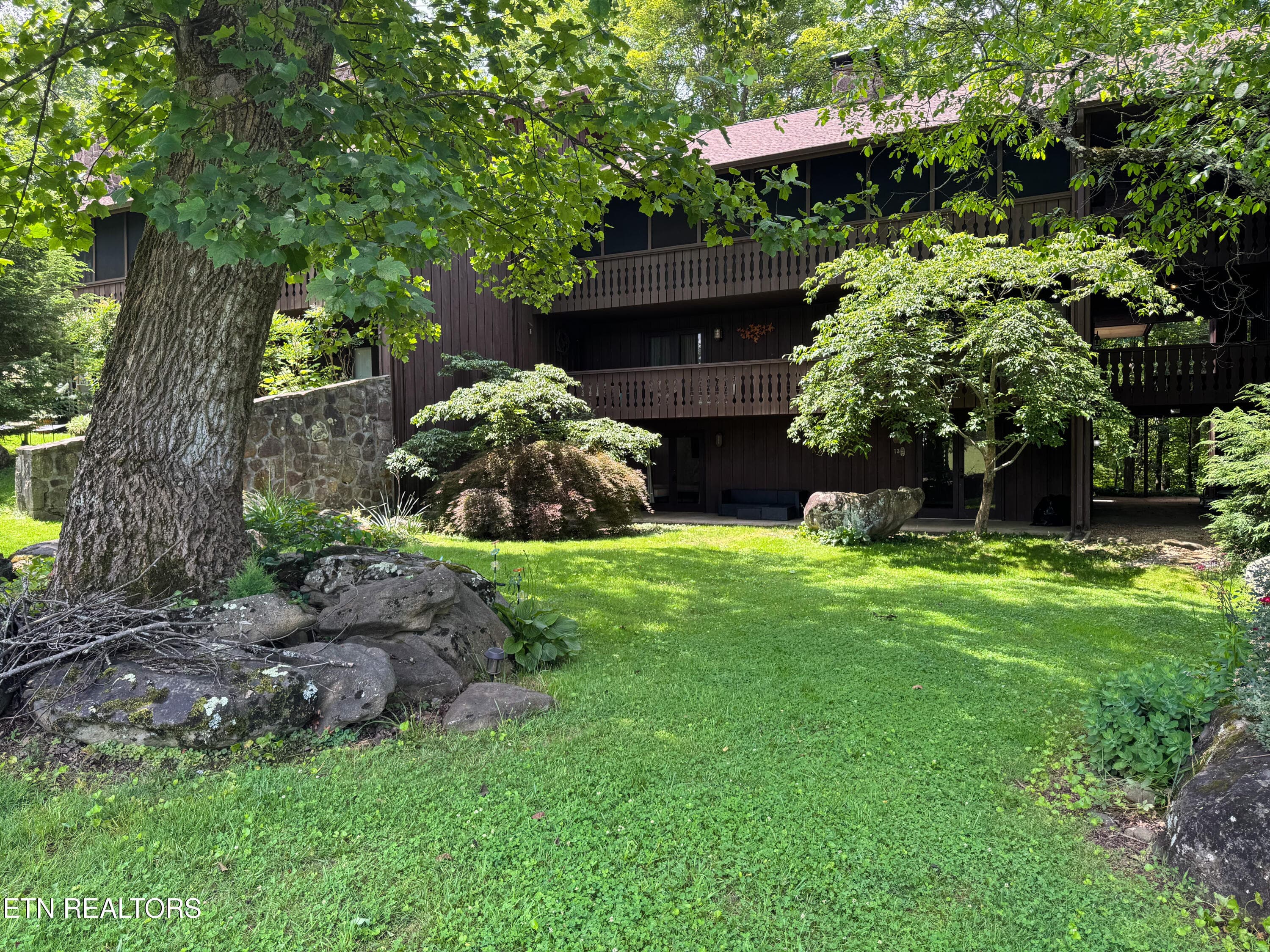 3815 E Parkway Pkwy APT 13, Gatlinburg, TN 37738