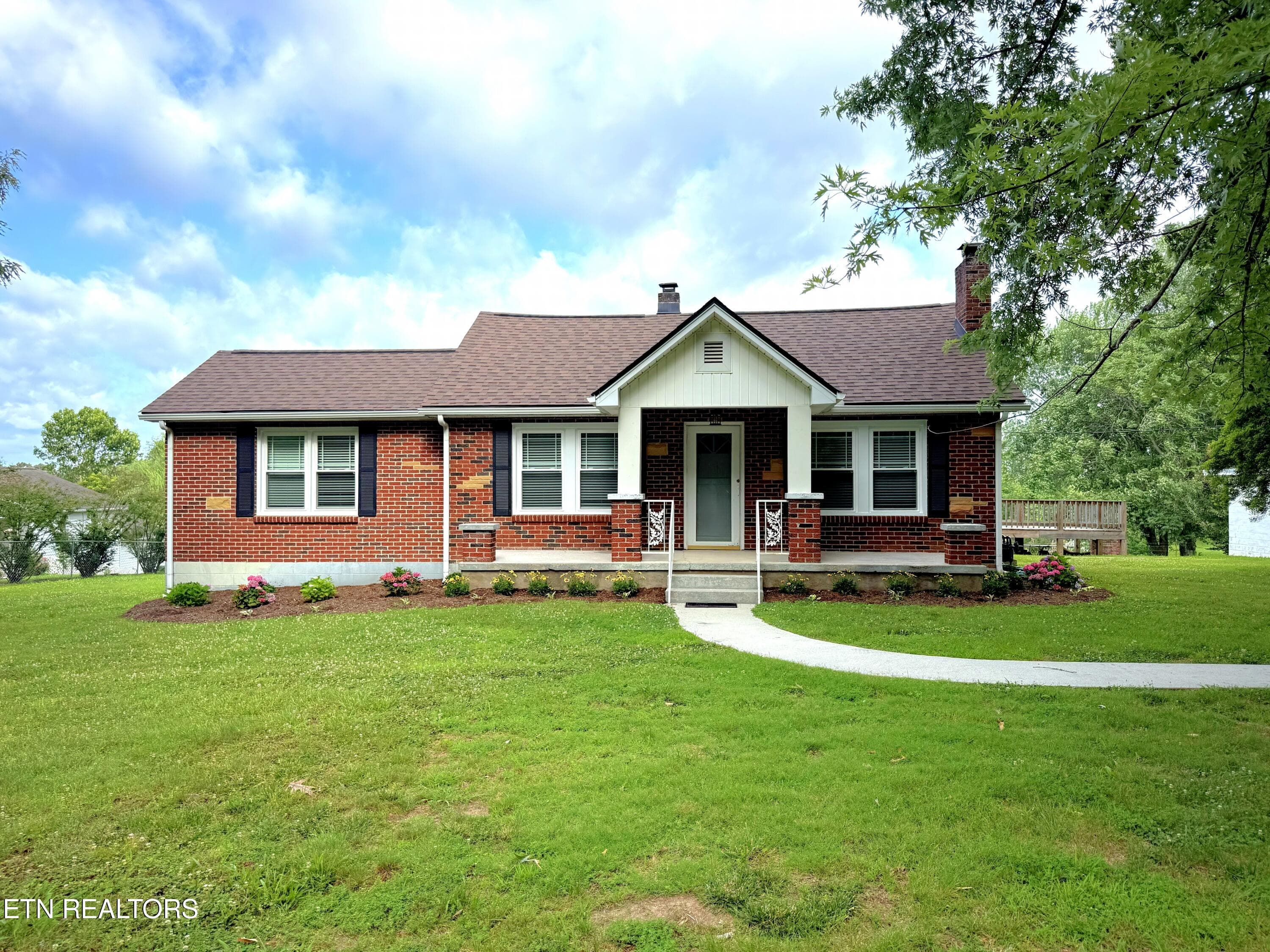 710 Rickman Rd, Livingston, TN 38570