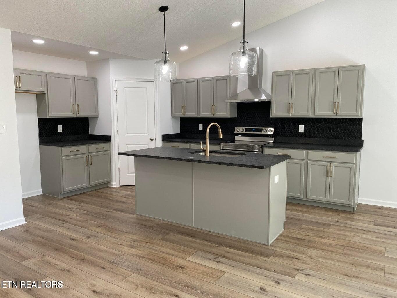 20250726193144046727000000-o - 3455 Sparks Scenic Way, Knoxville, TN 37931