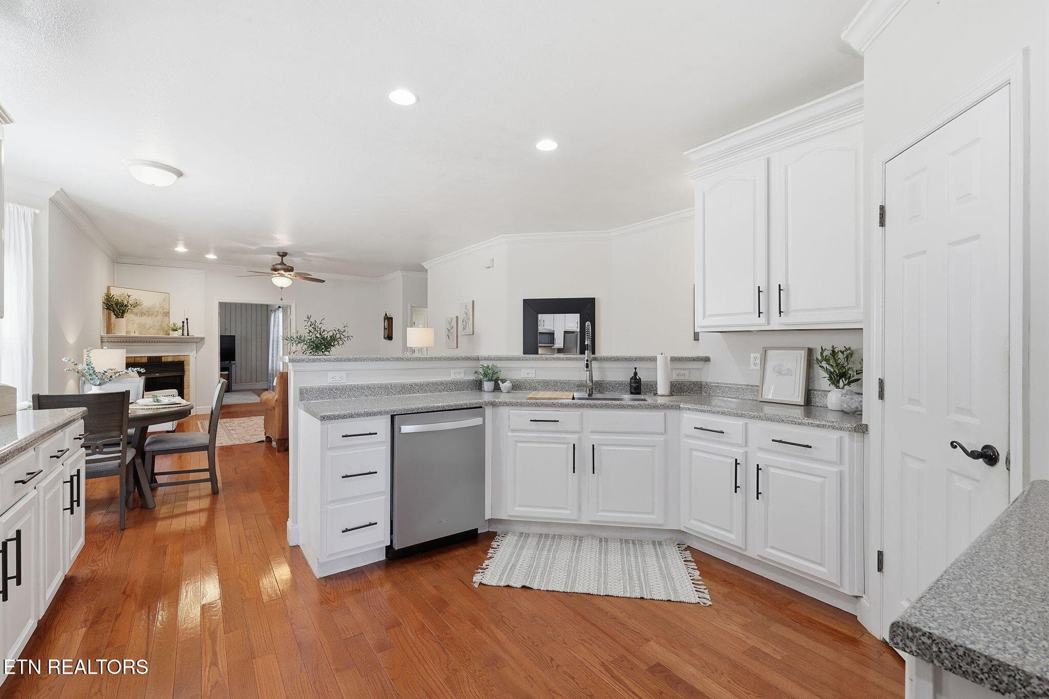 23-web-or-mls-3F1A9811 - 315 Willowcreek Blvd, Sweetwater, TN 37874
