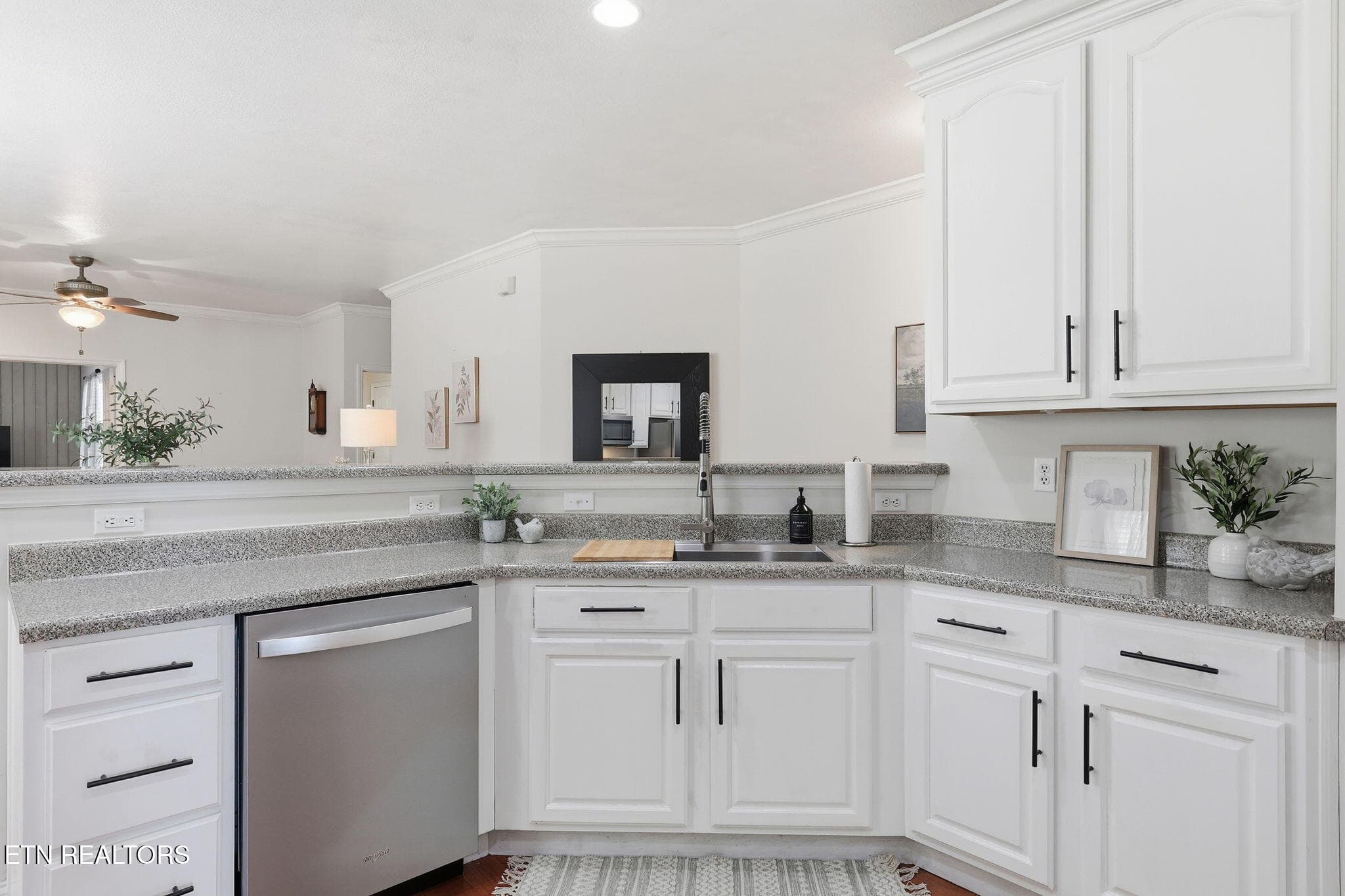 24-web-or-mls-3F1A9818 - 315 Willowcreek Blvd, Sweetwater, TN 37874