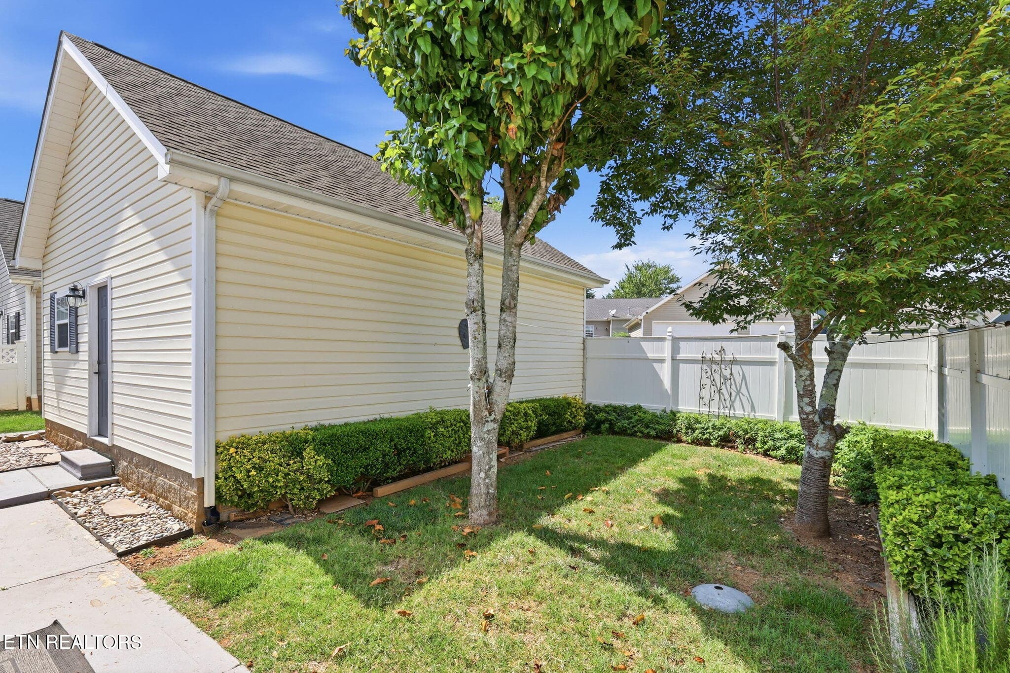 39-web-or-mls-3F1A9881 - 315 Willowcreek Blvd, Sweetwater, TN 37874