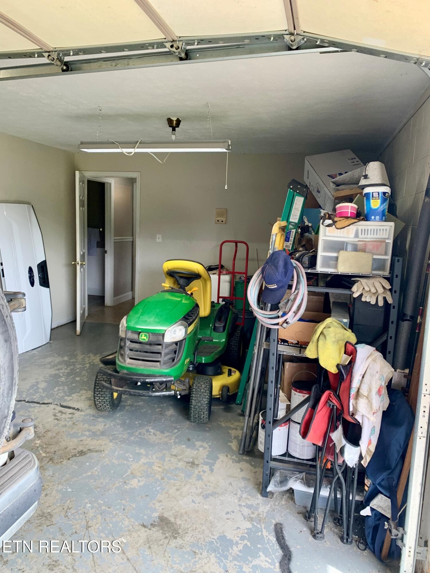 Basement Garage - 309 Allison St, New Tazewell, TN 37825