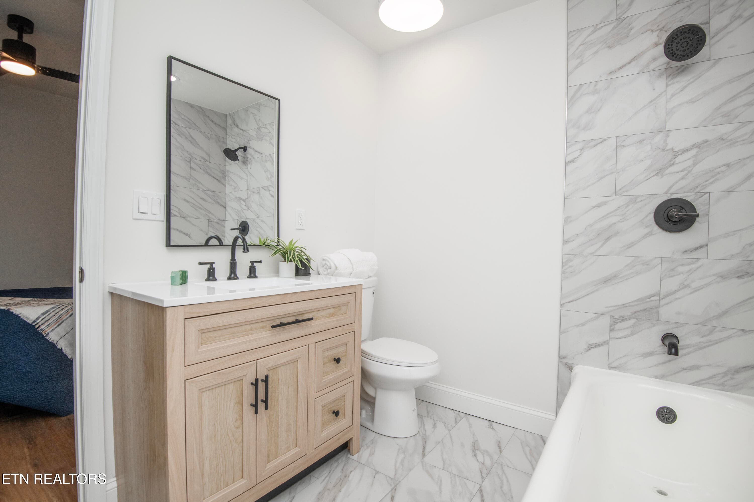 Primary/bath - 4730 Rochat Rd, Knoxville, TN 37918