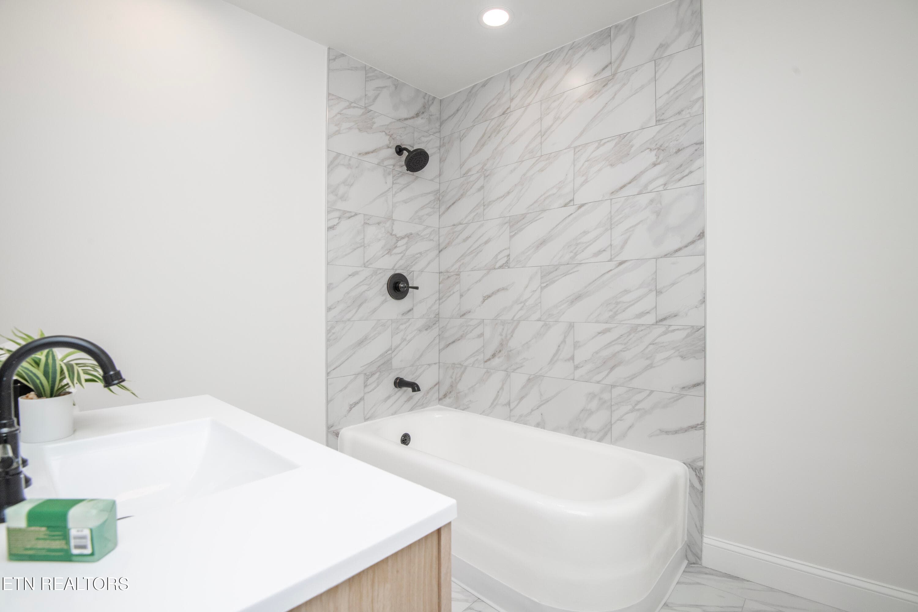 Primary Bath - 4730 Rochat Rd, Knoxville, TN 37918