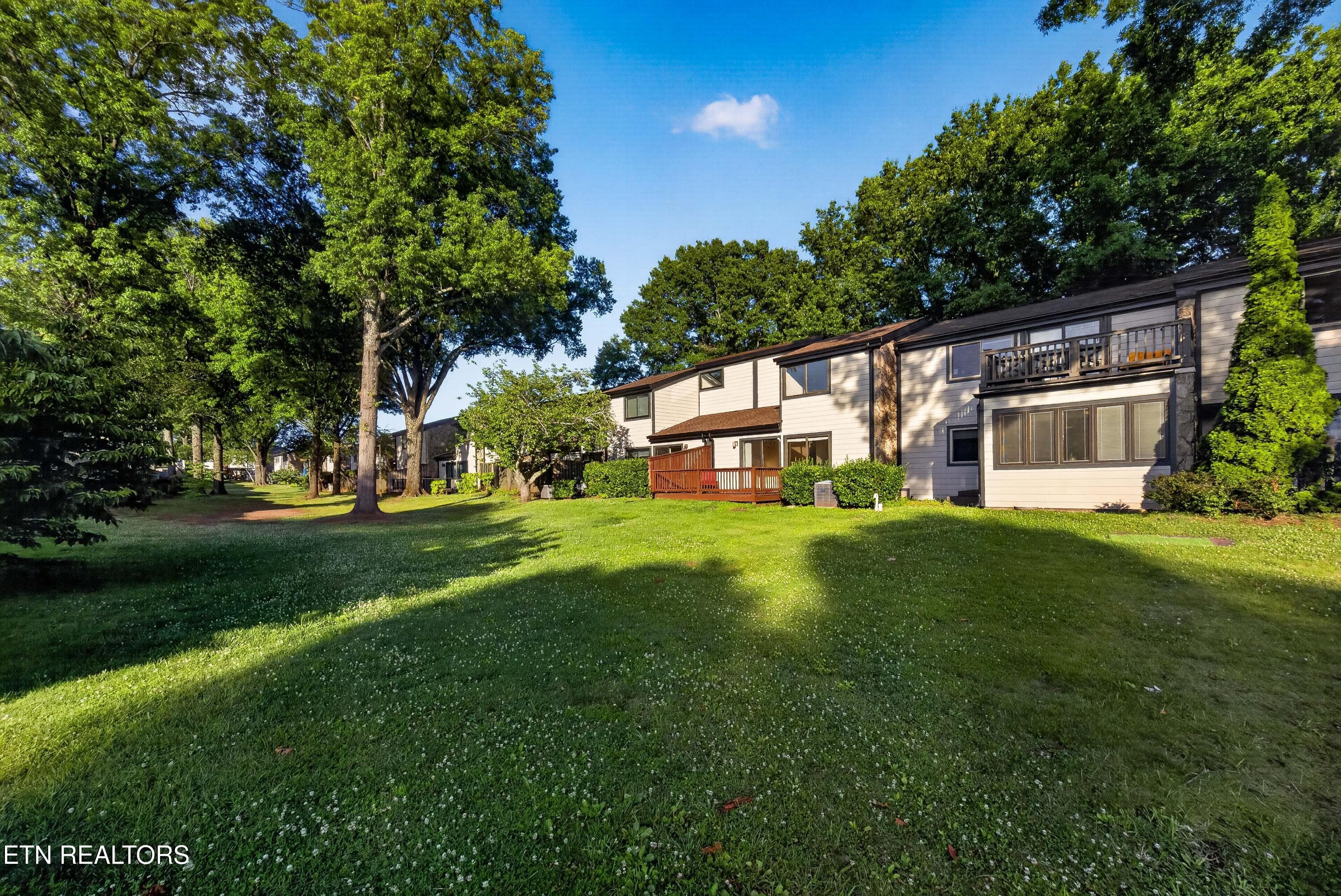 L40A0318 - 1976 Cherokee Bluff Drive, Knoxville, TN 37920, Knoxville