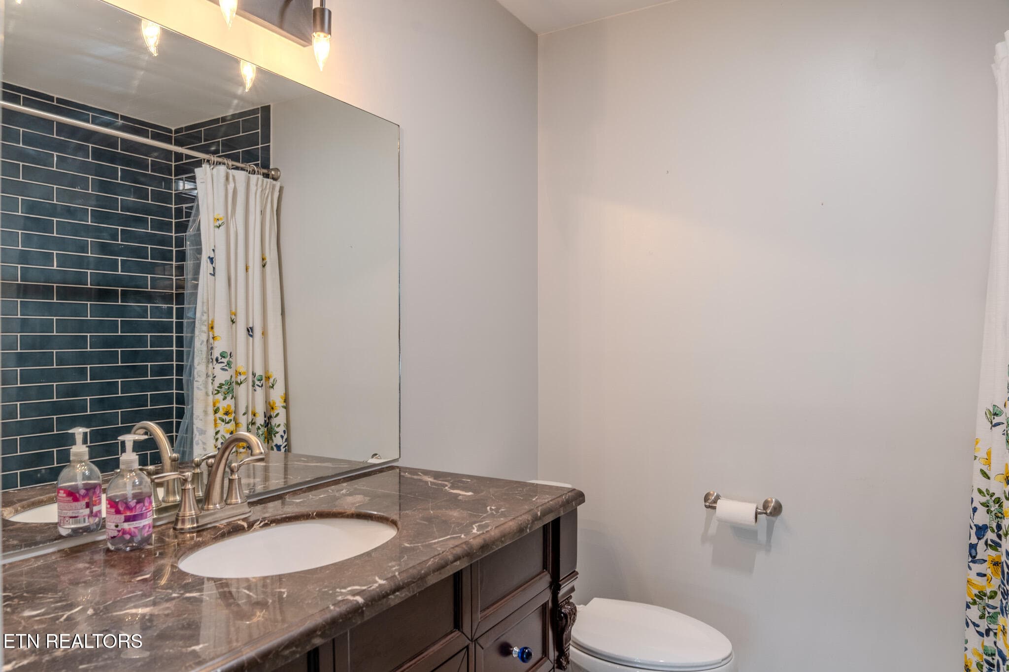 A7V01151-HDR - 1101 Garrison Ridge Blvd, Knoxville, TN 37922