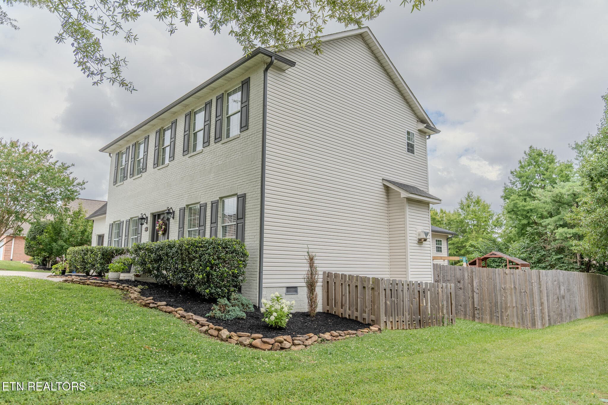 A7V01178-HDR - 1101 Garrison Ridge Blvd, Knoxville, TN 37922