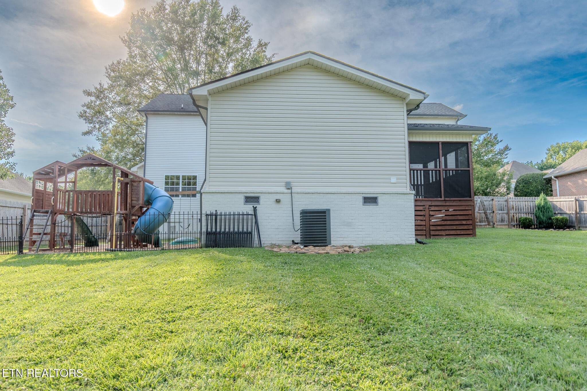 A7V01655-HDR - 1101 Garrison Ridge Blvd, Knoxville, TN 37922