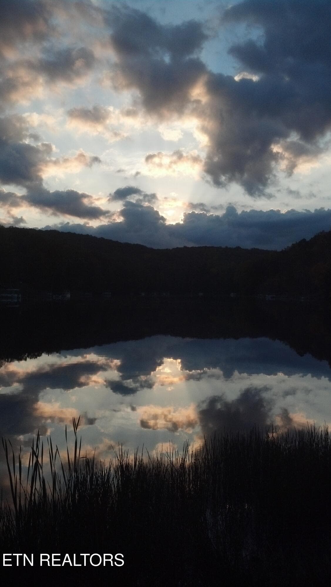 SUNRISE OVER LAKE DARTMOOR - 130 Markham Lane, Fairfield Glade, TN 38558