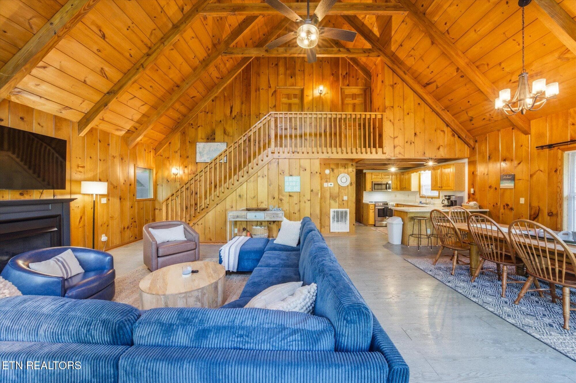 Beautifully open - 123 Flat Lake Circle, Speedwell, TN 37870, Speedwell