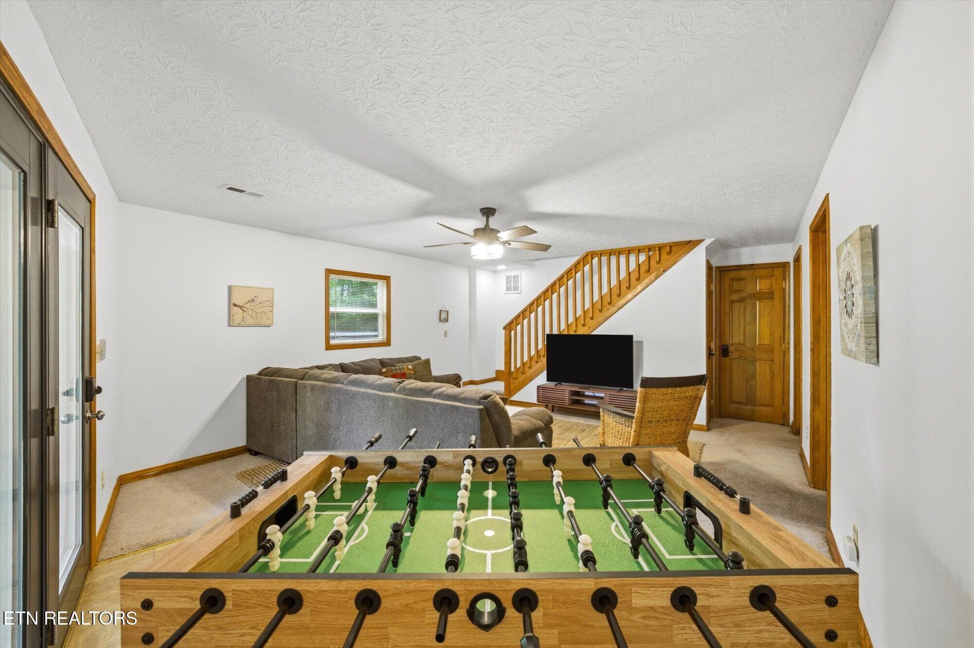Fun for a rainy day - 123 Flat Lake Circle, Speedwell, TN 37870, Speedwell
