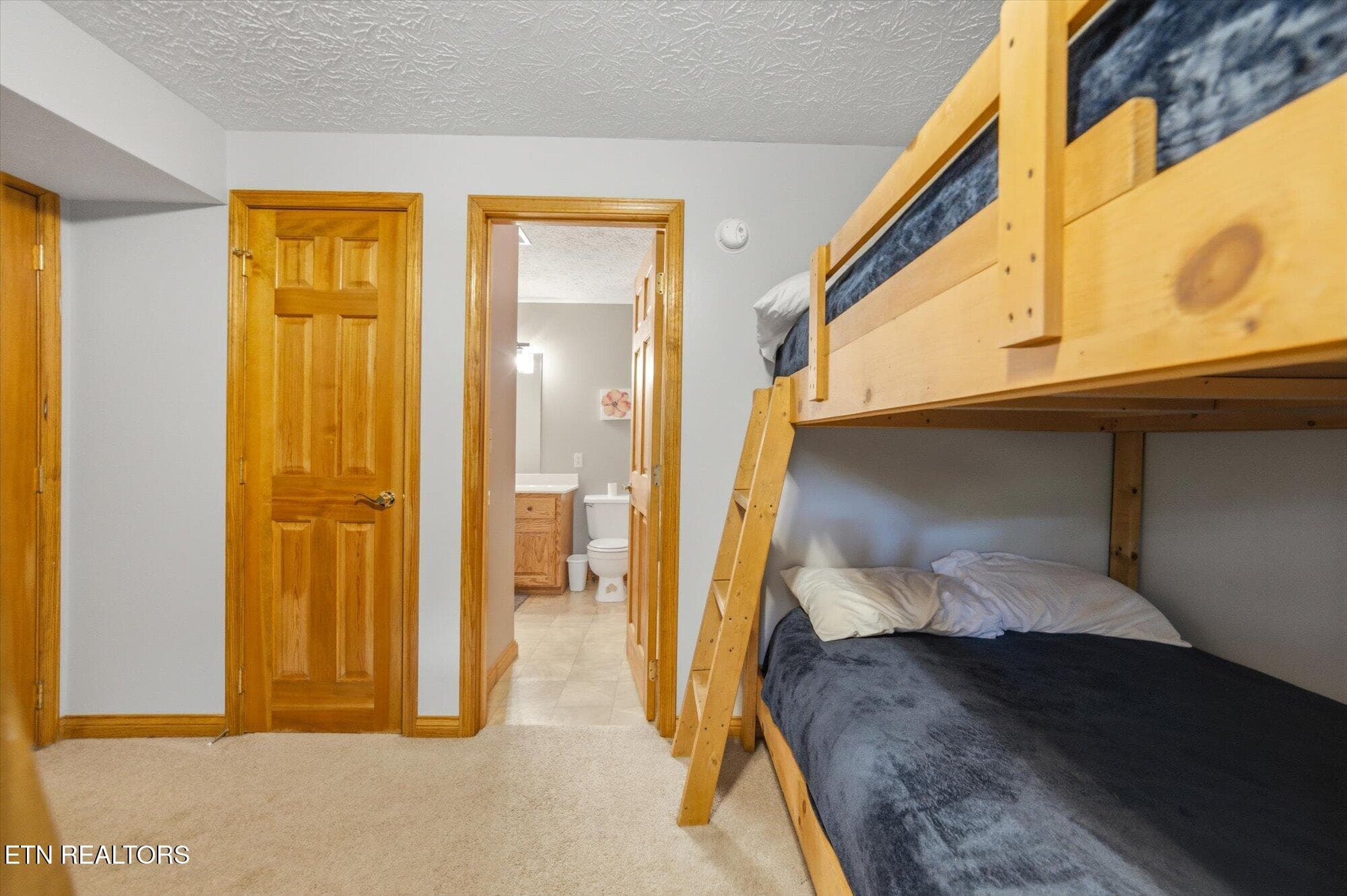 Sleeps 8 in bunkroom - 123 Flat Lake Circle, Speedwell, TN 37870, Speedwell