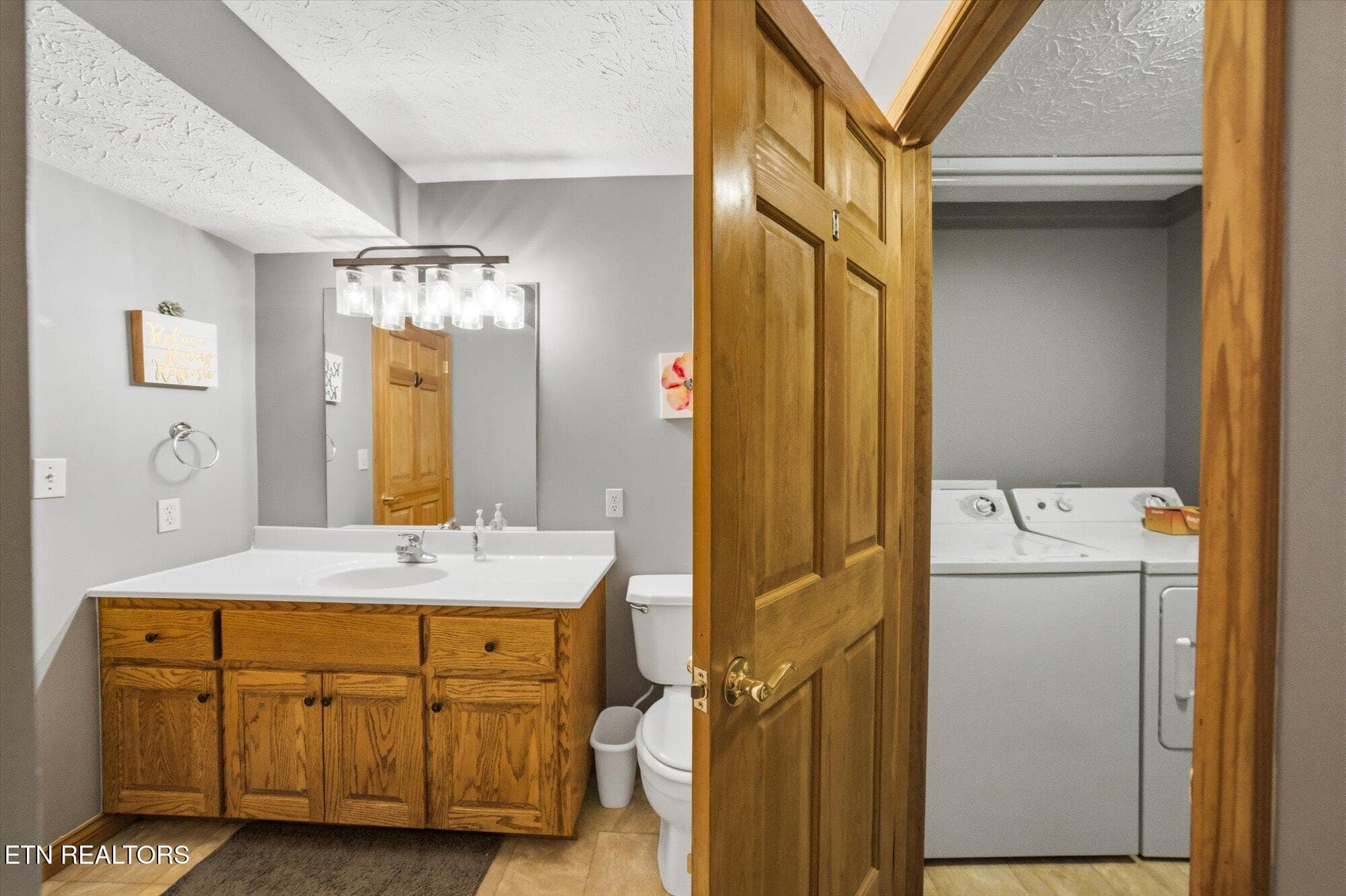 Combo with full bath adjoining - 123 Flat Lake Circle, Speedwell, TN 37870, Speedwell
