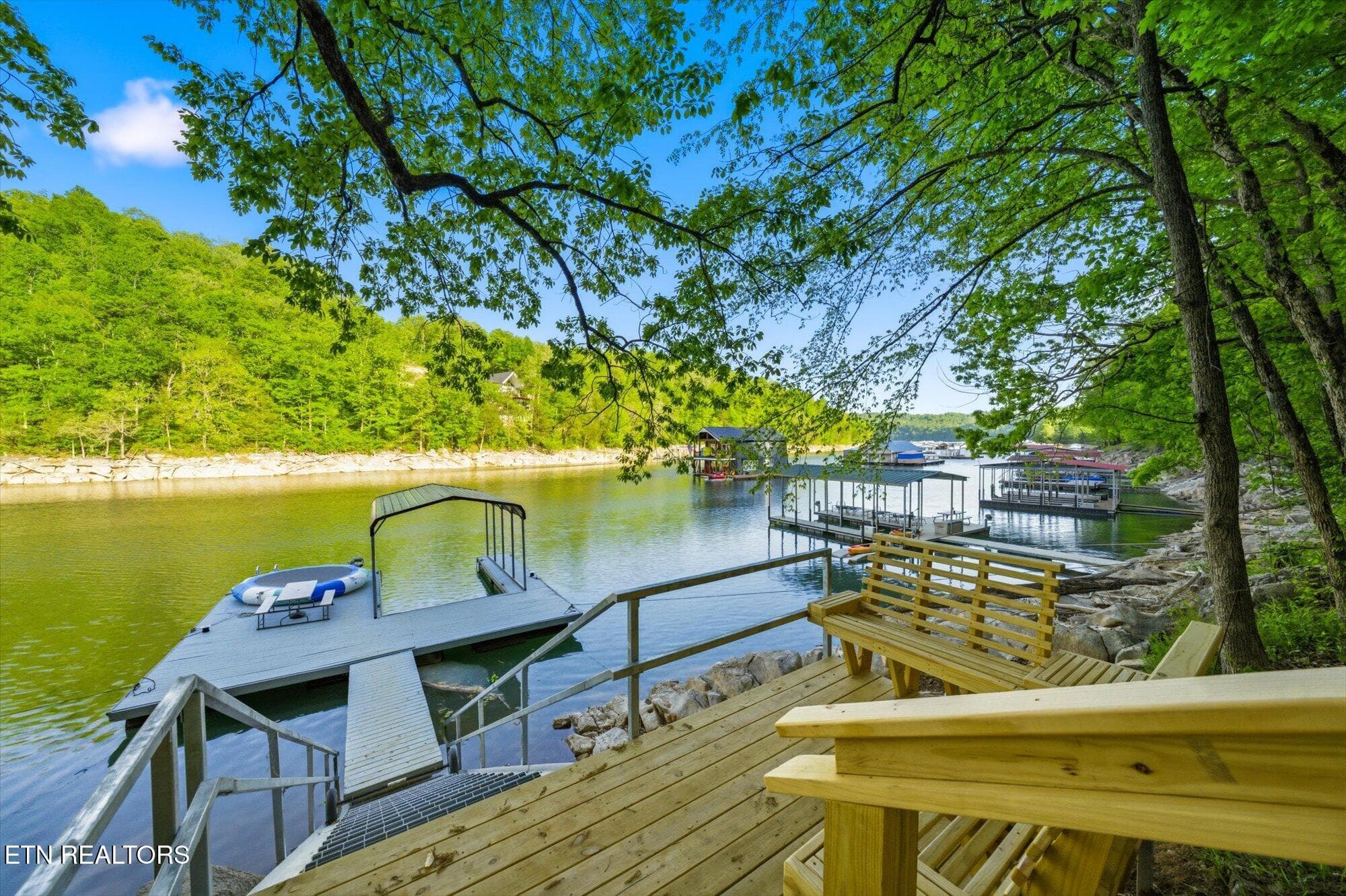 great for swimming and hanging out - 123 Flat Lake Circle, Speedwell, TN 37870, Speedwell