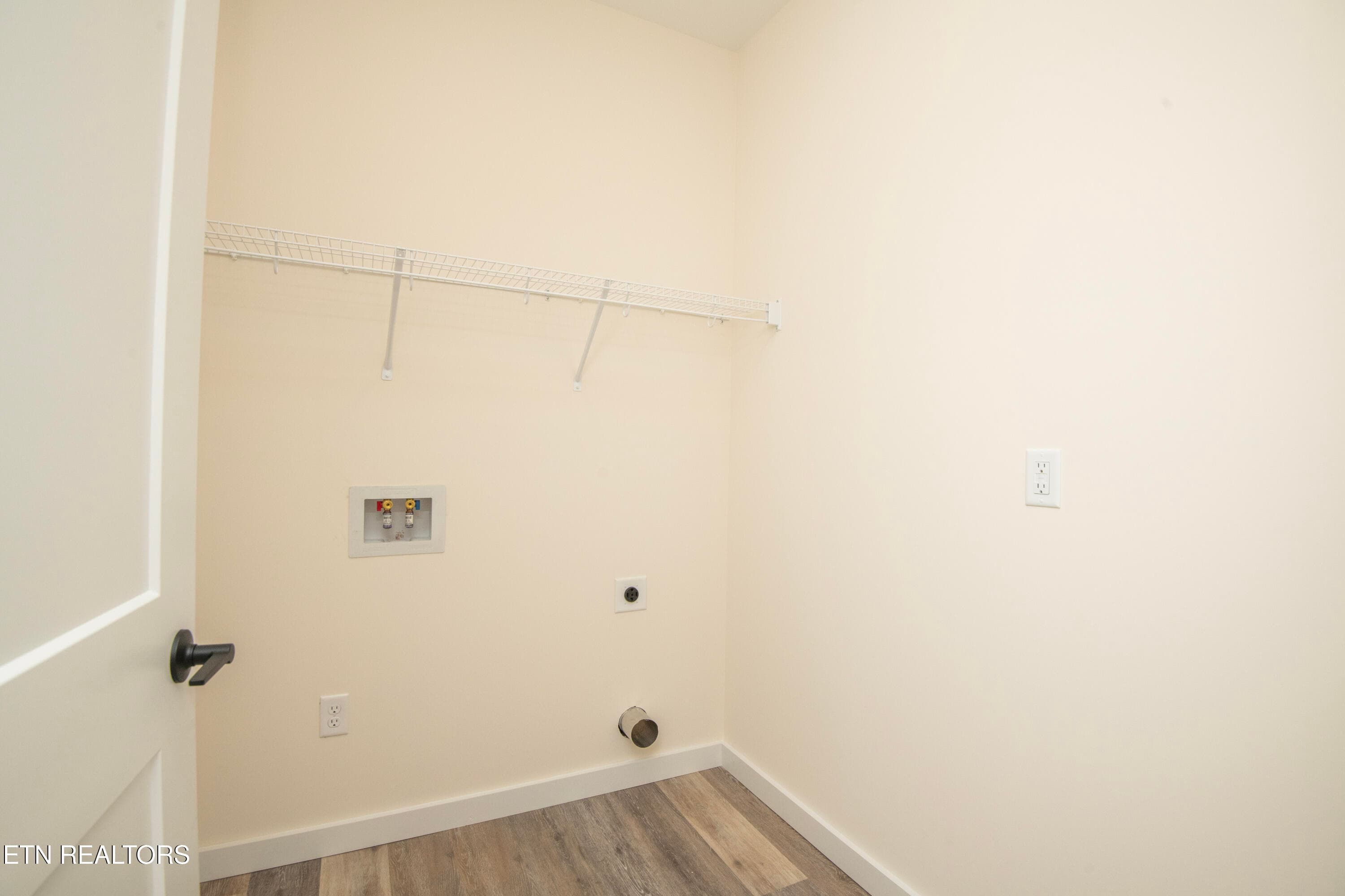 Laundry Room - 2008 Woods-Smith Rd, Knoxville, TN 37921, Knoxville