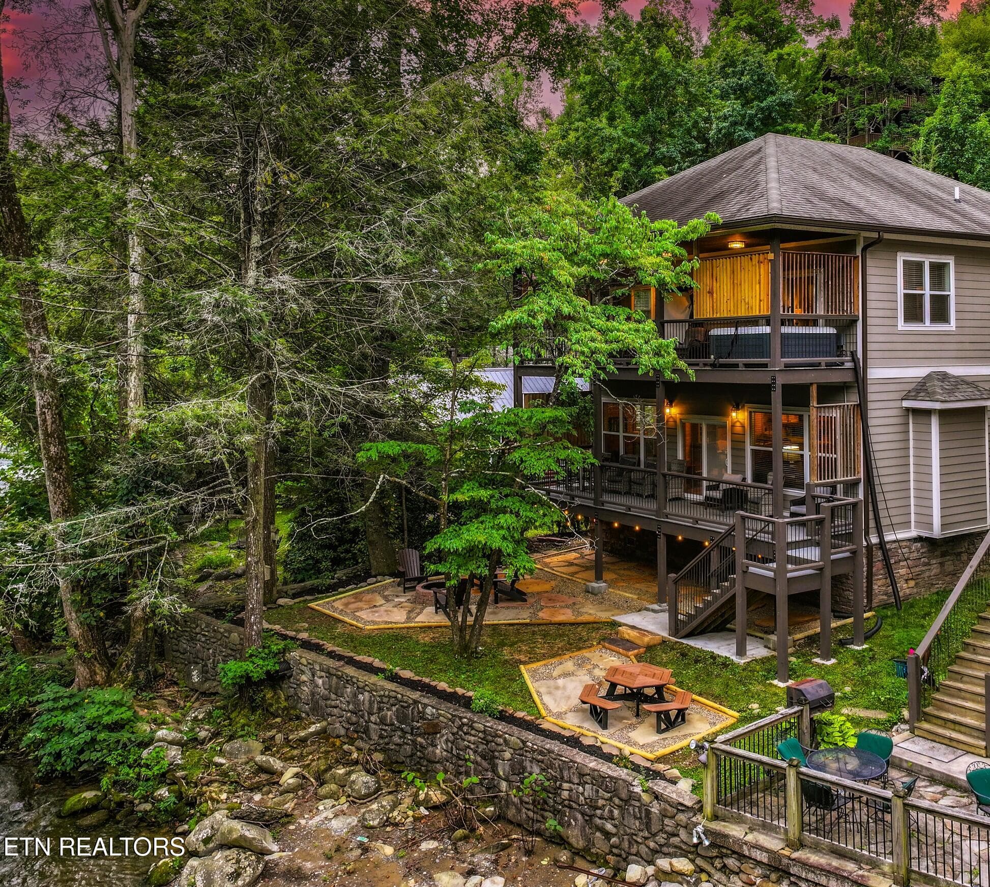 510 HMLK 3 Cabin Riv Front - 510 Hemlock St, Gatlinburg, TN 37738, Gatlinburg
