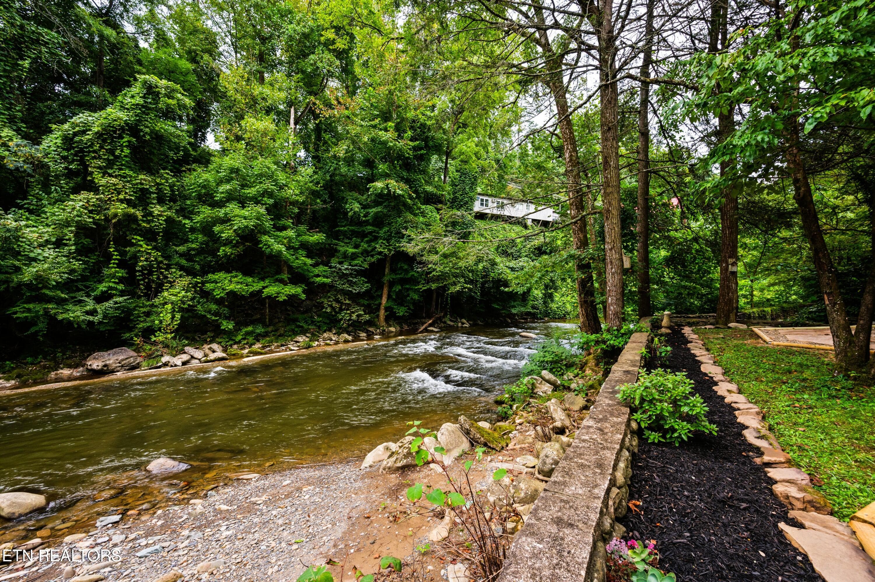 510 HMLK I River Patio - 510 Hemlock St, Gatlinburg, TN 37738, Gatlinburg