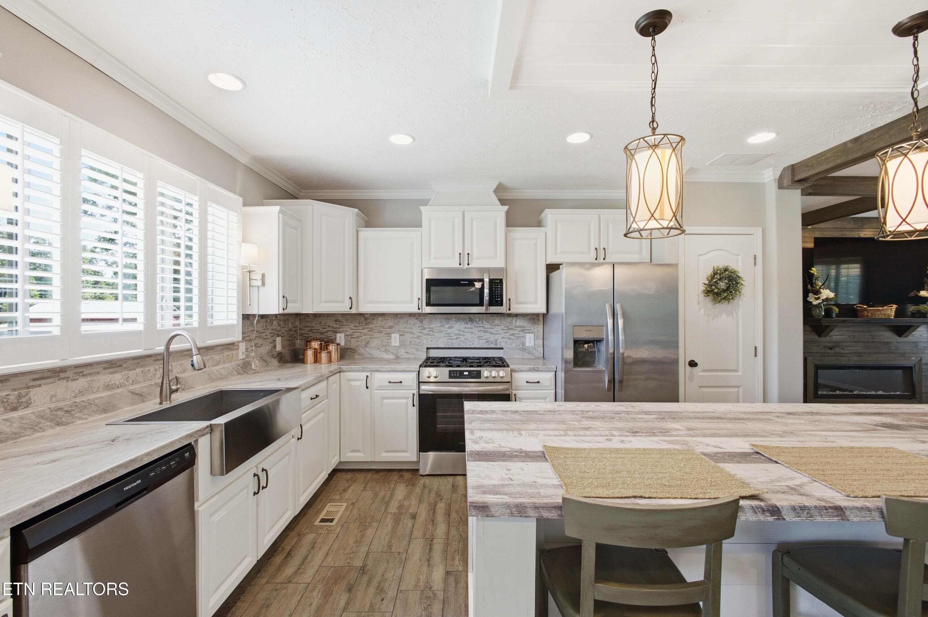 Kitchen - 127 Narramore Lane, Philadelphia, TN 37846