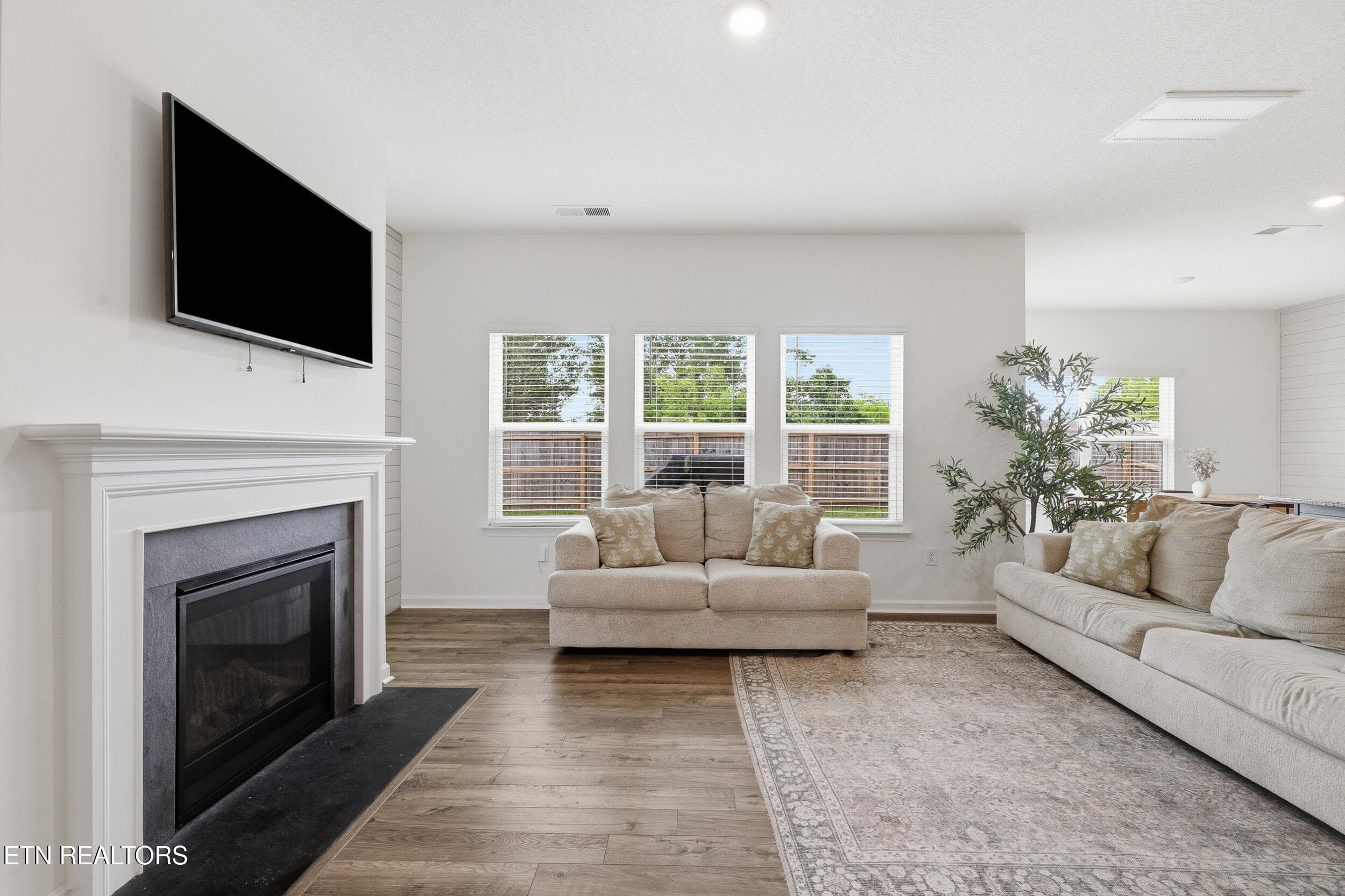 Living Room - 12330 Hatmaker Lane, Knoxville, TN 37932
