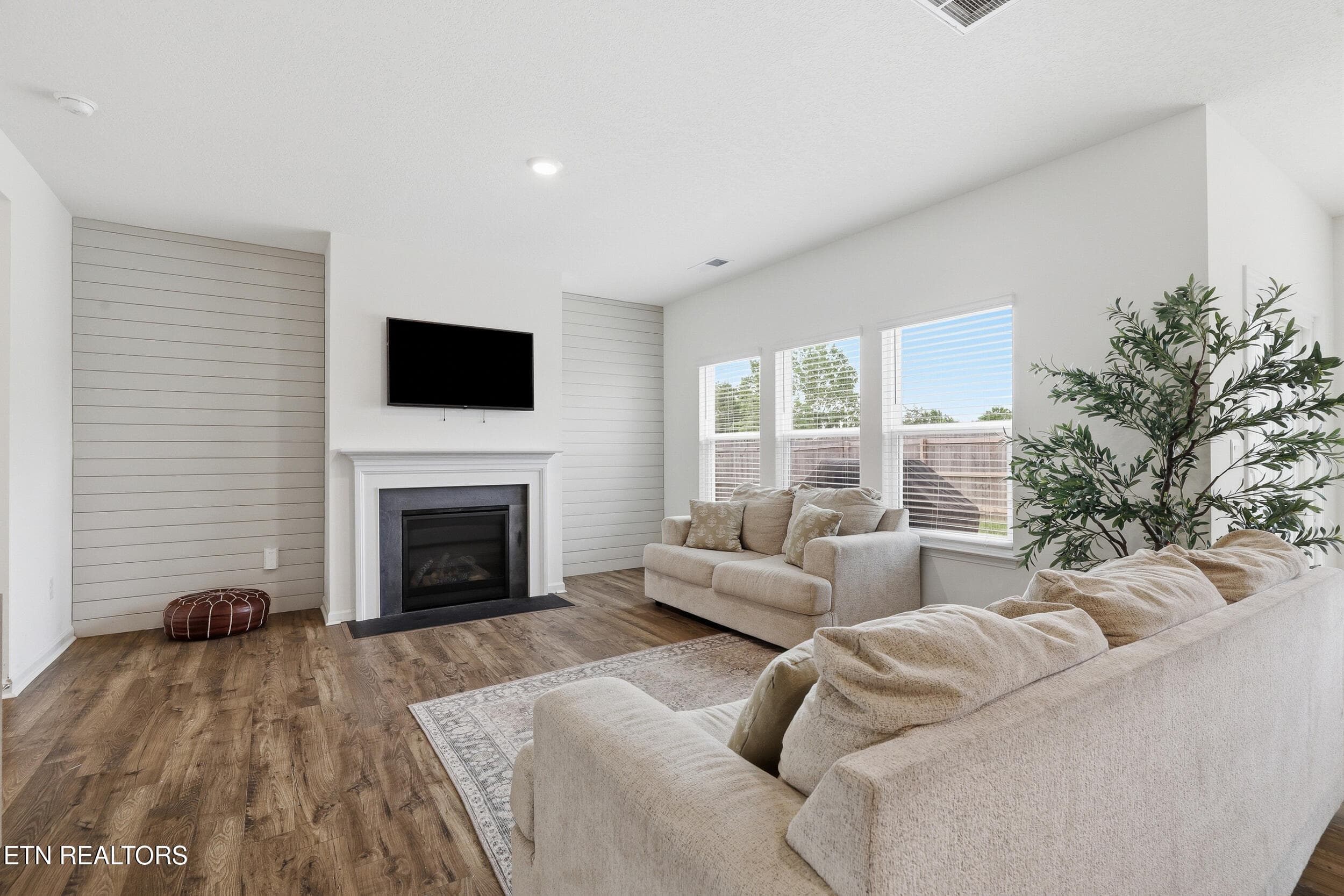 Living Room - 12330 Hatmaker Lane, Knoxville, TN 37932