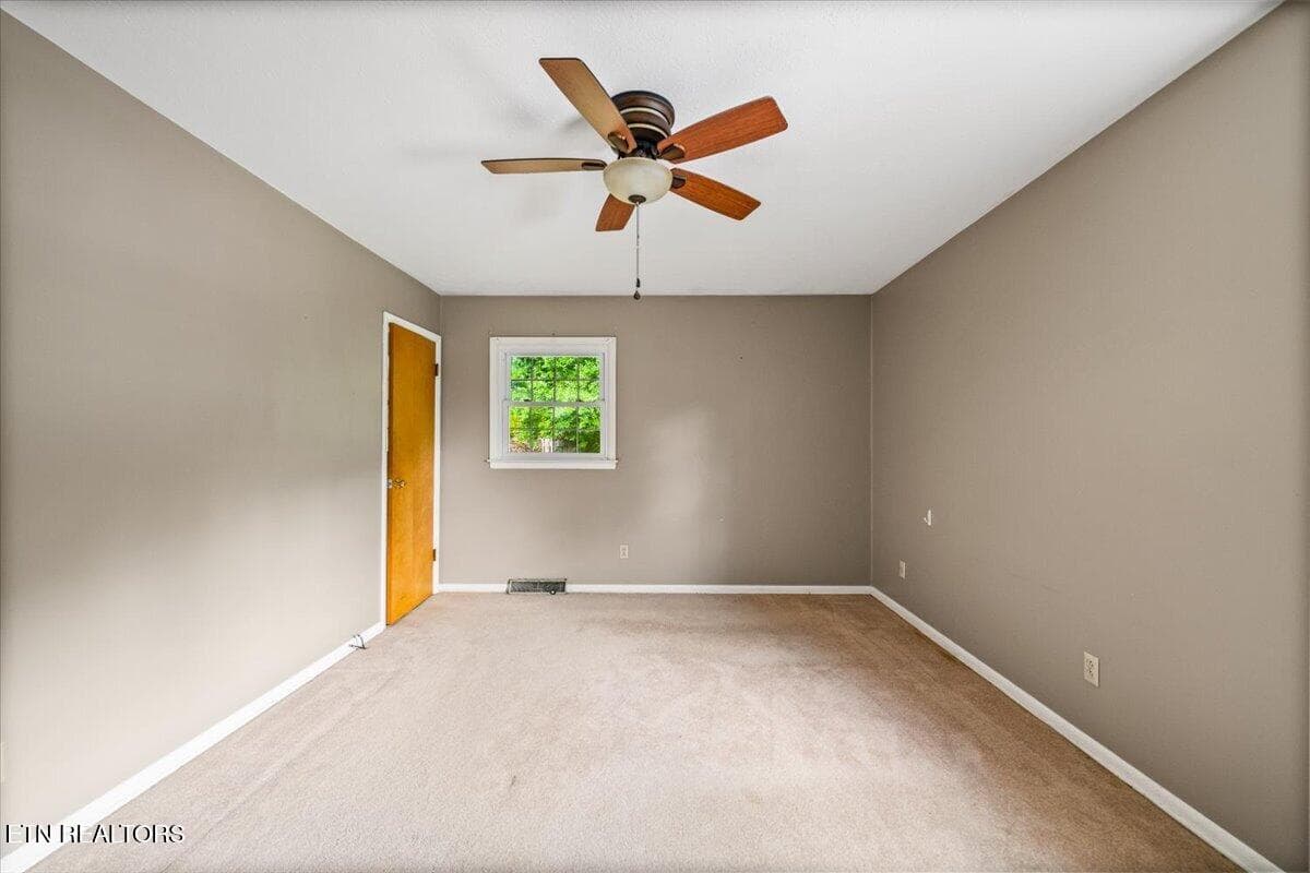 30-227 Fairway Dr - 227 Fairway Drive, LaFollette, TN 37766, LaFollette