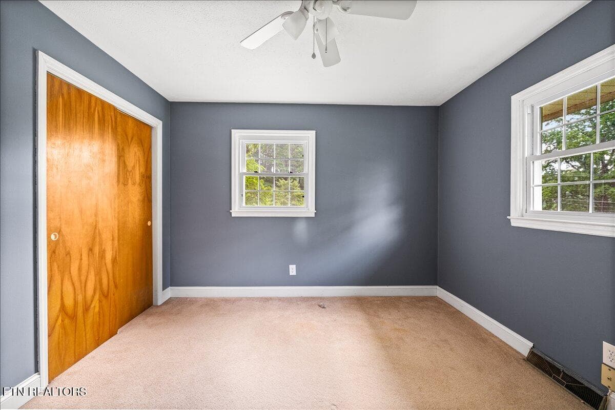 33-227 Fairway Dr - 227 Fairway Drive, LaFollette, TN 37766, LaFollette