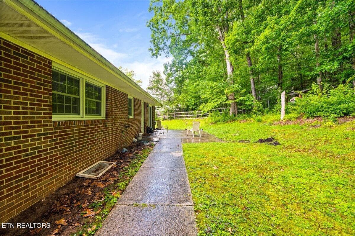 44-227 Fairway Dr - 227 Fairway Drive, LaFollette, TN 37766, LaFollette
