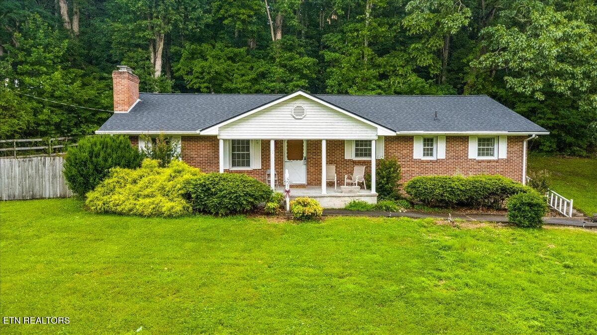 06-227 Fairway Dr - 227 Fairway Drive, LaFollette, TN 37766, LaFollette