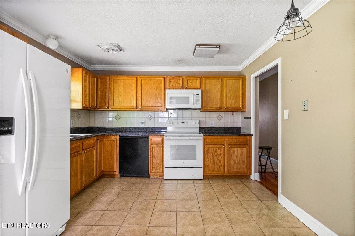 16-227 Fairway Dr - 227 Fairway Drive, LaFollette, TN 37766, LaFollette