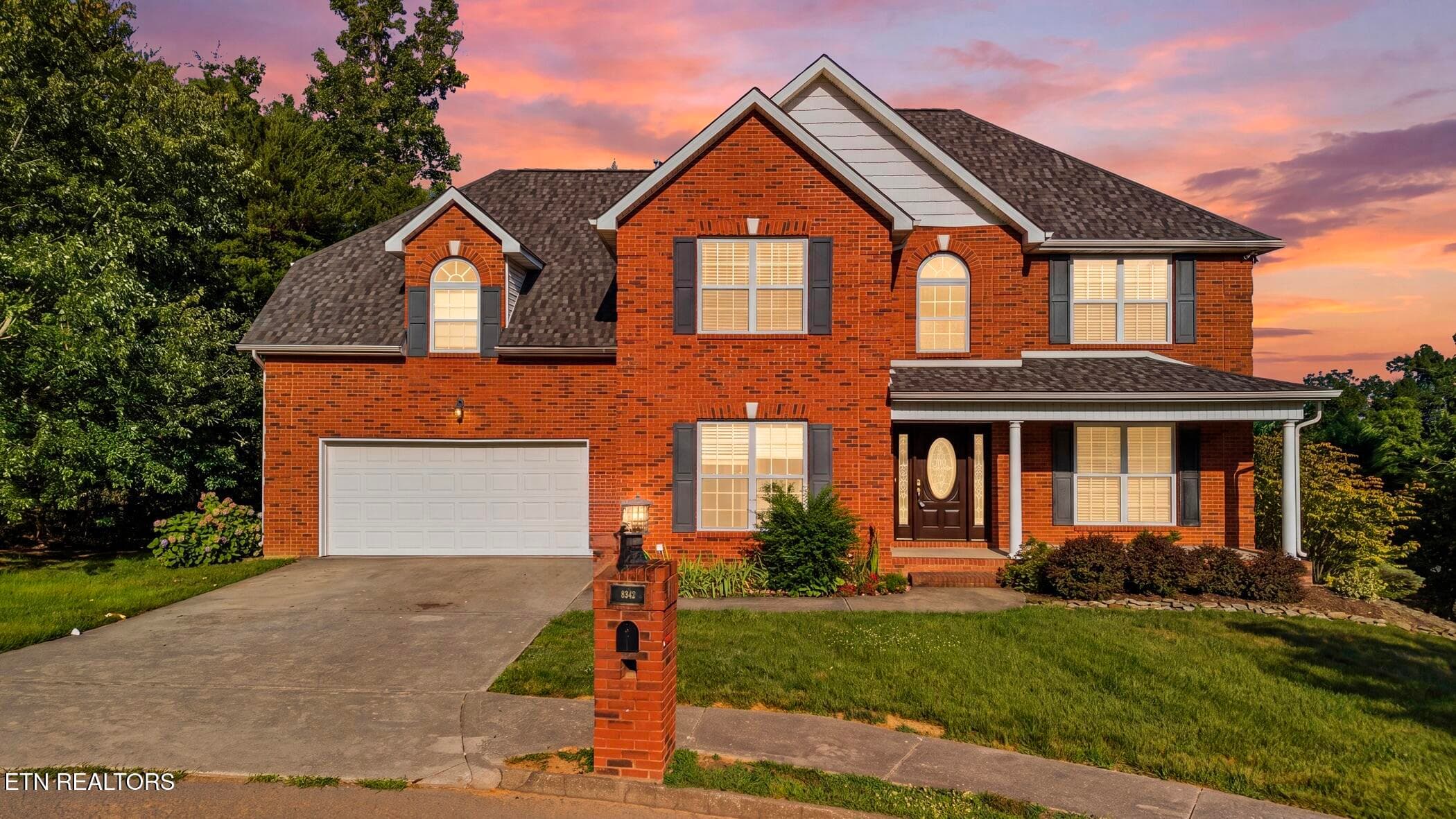 8342 Bay Garden, Knoxville, TN 37938