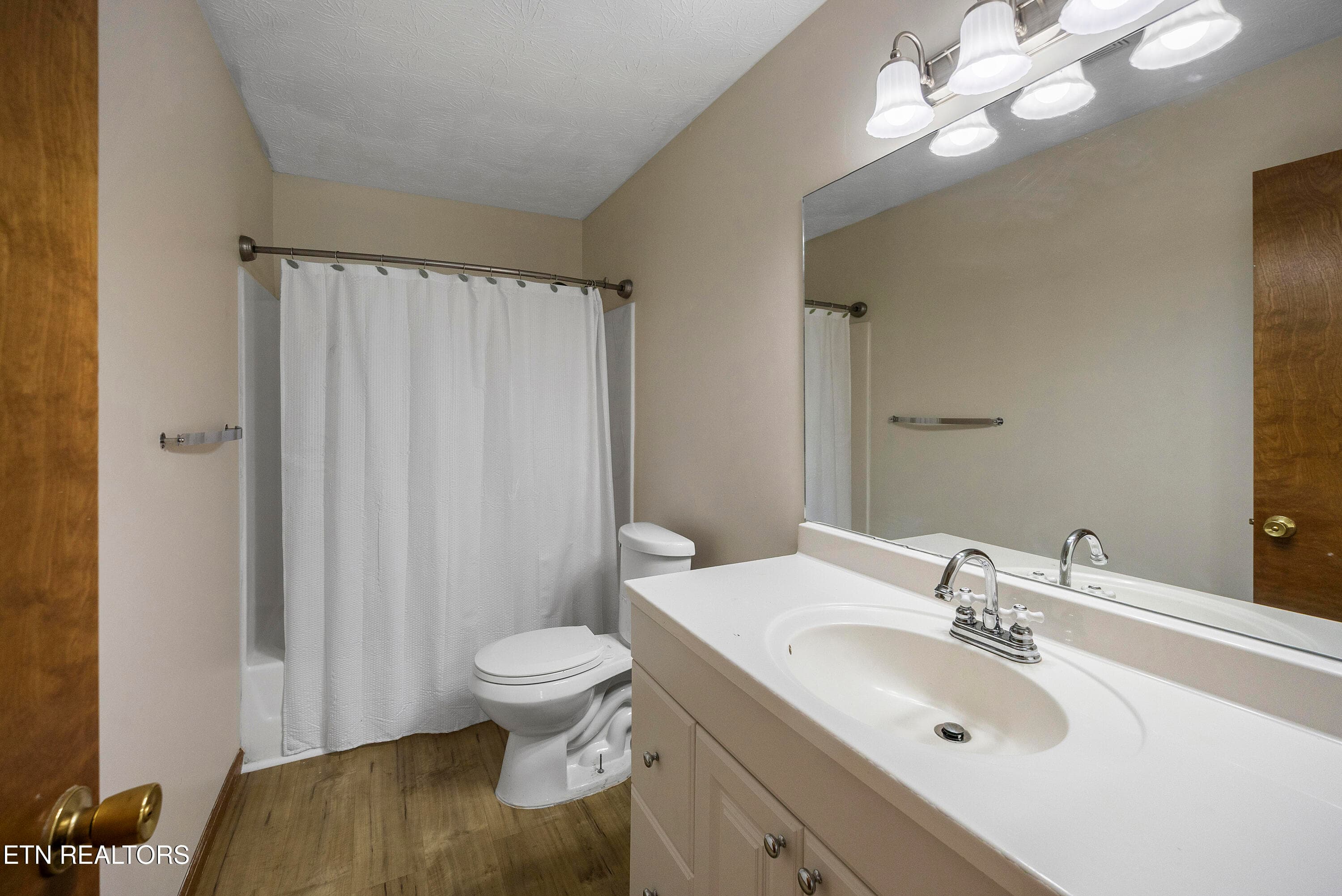 L40A0037 - 801 Valerie Lane, Knoxville, TN 37938