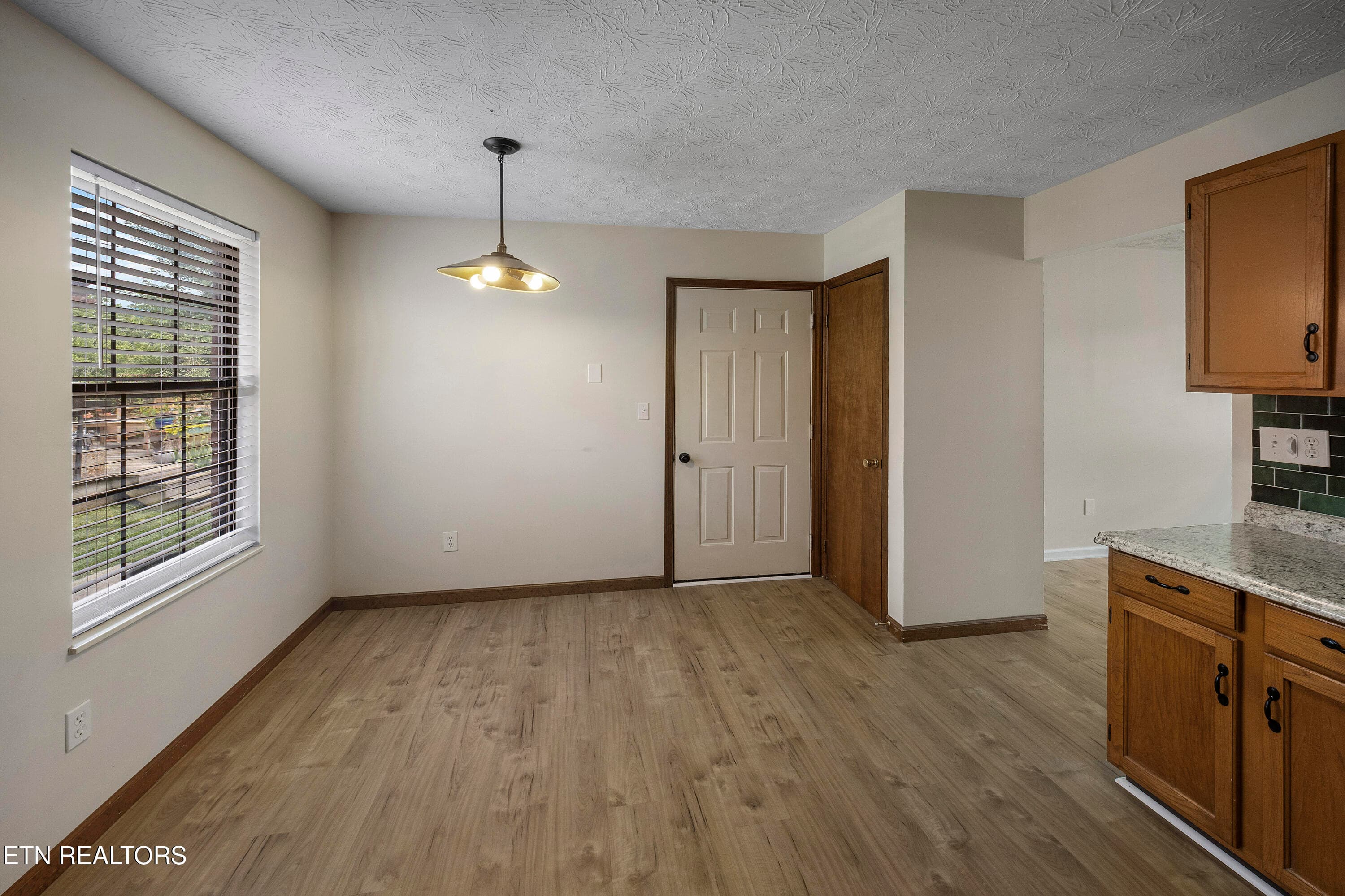 L40A0013 - 801 Valerie Lane, Knoxville, TN 37938