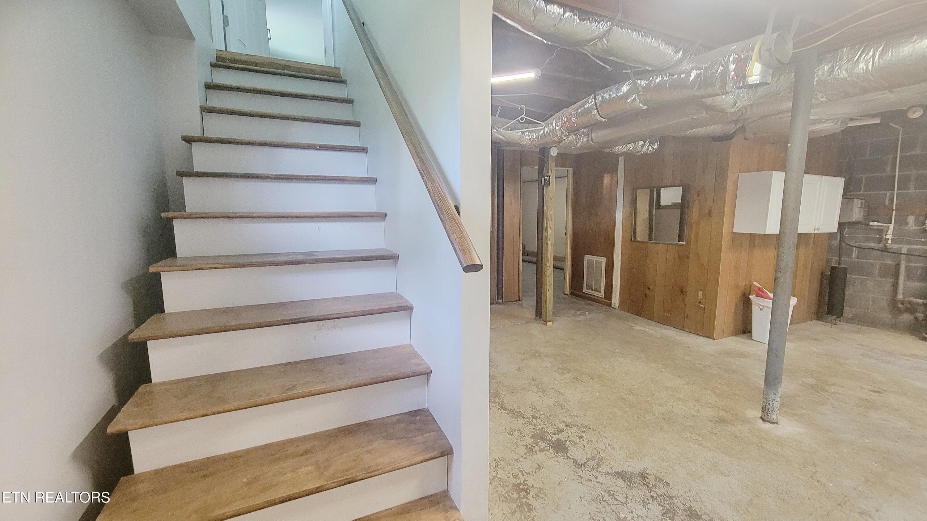STAIRS ACCESS TO BASEMENT - 5501 Kenbrook Lane, Knoxville, TN 37921, Knoxville