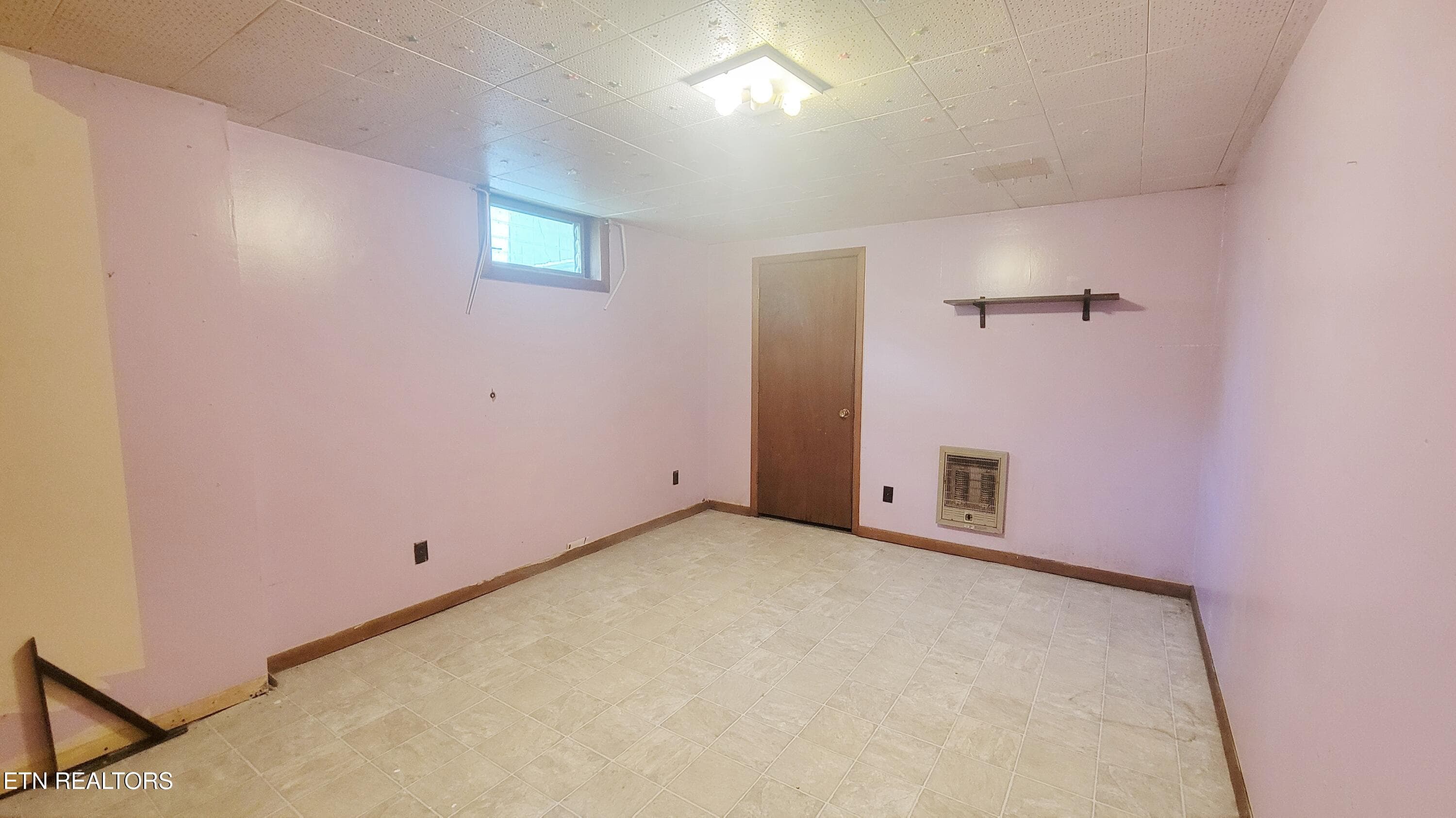 BASEMENT GUEST ROOM III - 5501 Kenbrook Lane, Knoxville, TN 37921, Knoxville