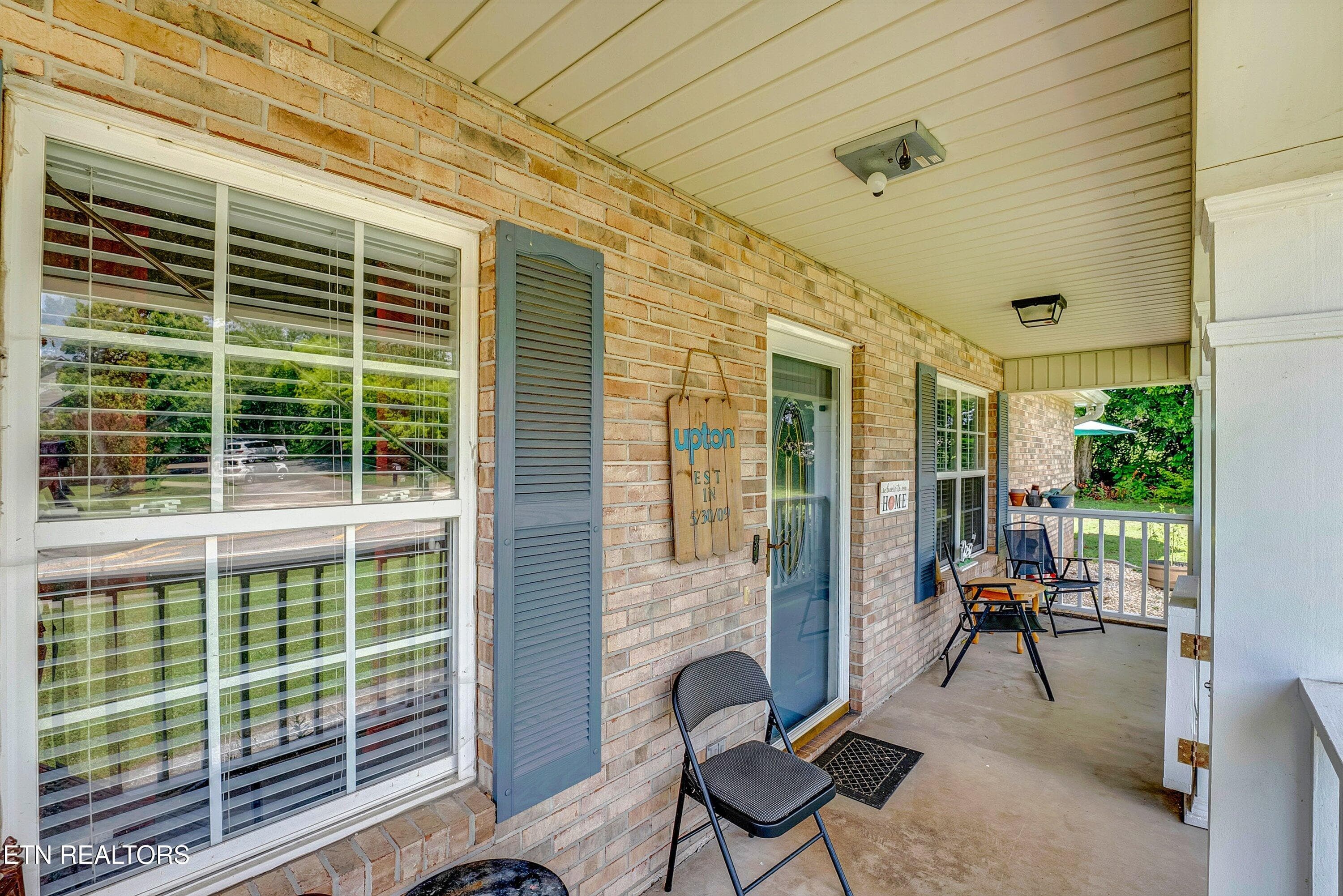 06-Front Porch A2 - 541 Sandy Springs Rd, Maryville, TN 37803