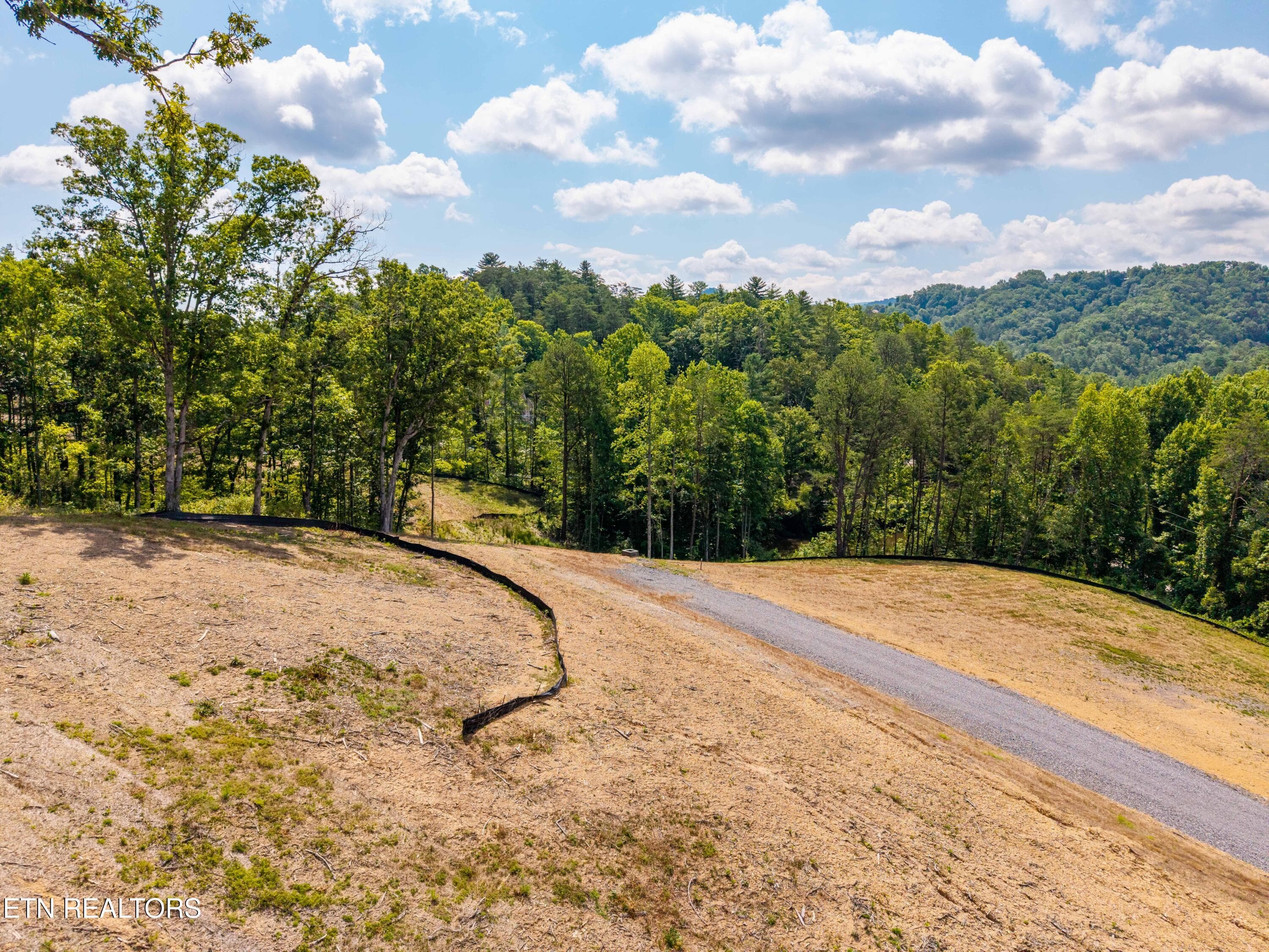 FranklinGrove-112 - Waldens Creek Rd, Sevierville, TN 37862