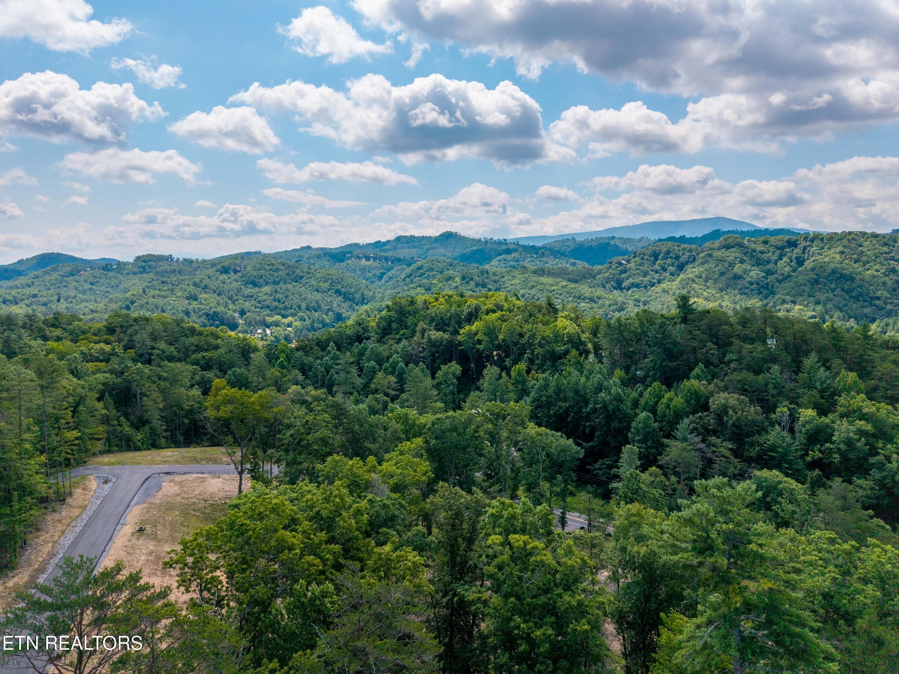 FranklinGrove-125 - Waldens Creek Rd, Sevierville, TN 37862