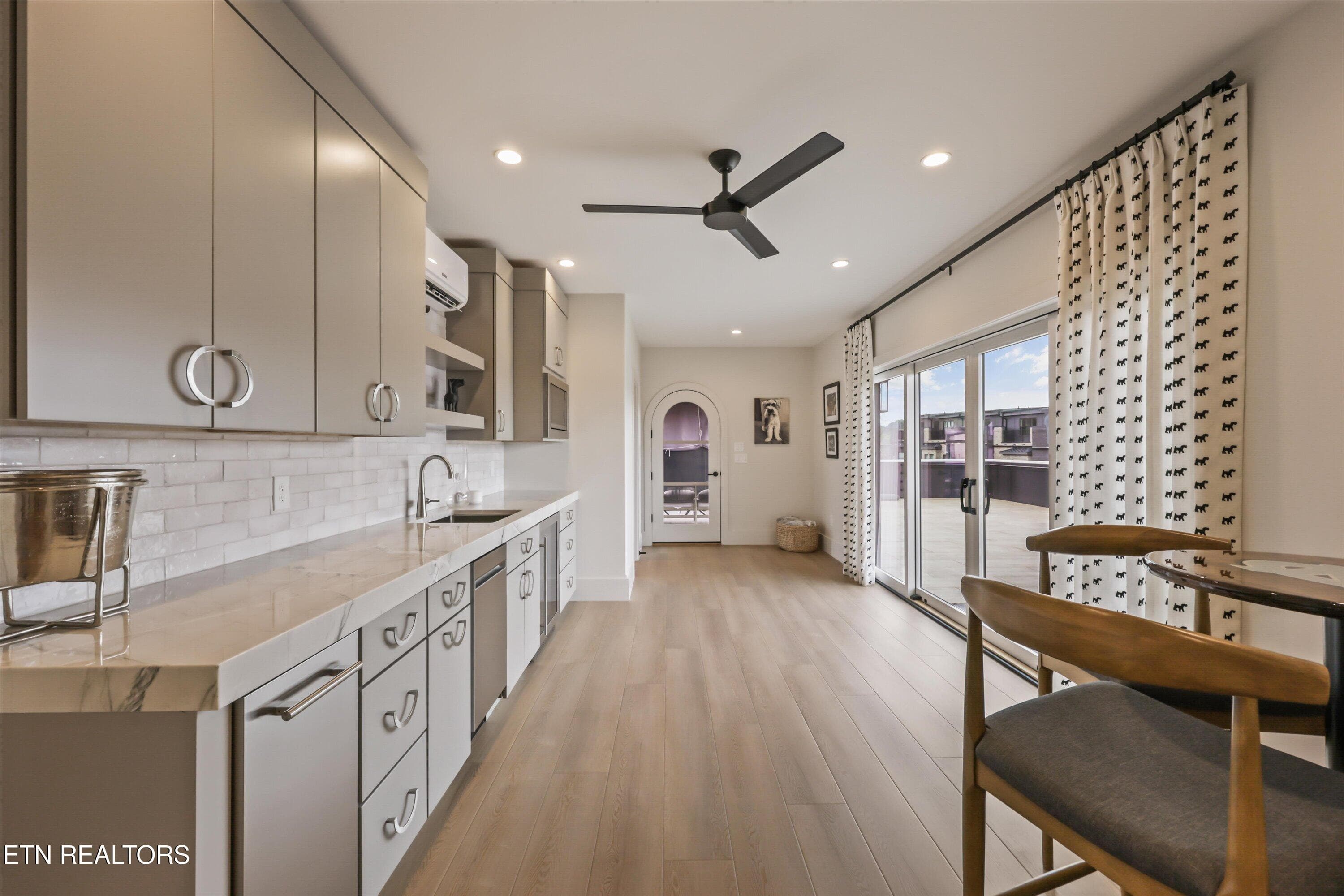 Third Level Loft to Rooftop - 9437 Horizon Drive, Knoxville, TN 37922, Knoxville